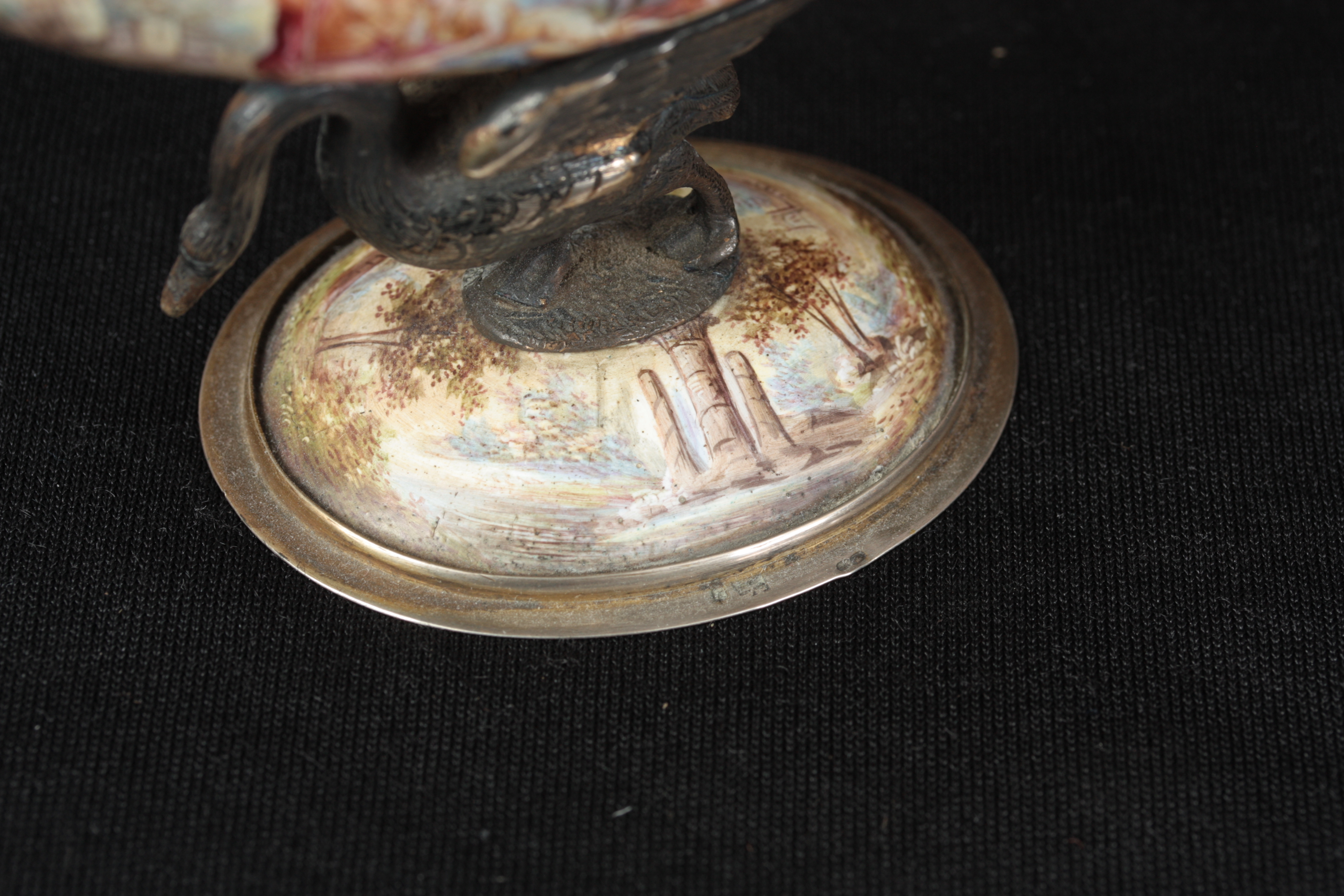 A 19TH CENTURY VENITIAN ENAMEL AND GILT TABLE SALT of shell form supported by a swan mounted on an - Image 3 of 6