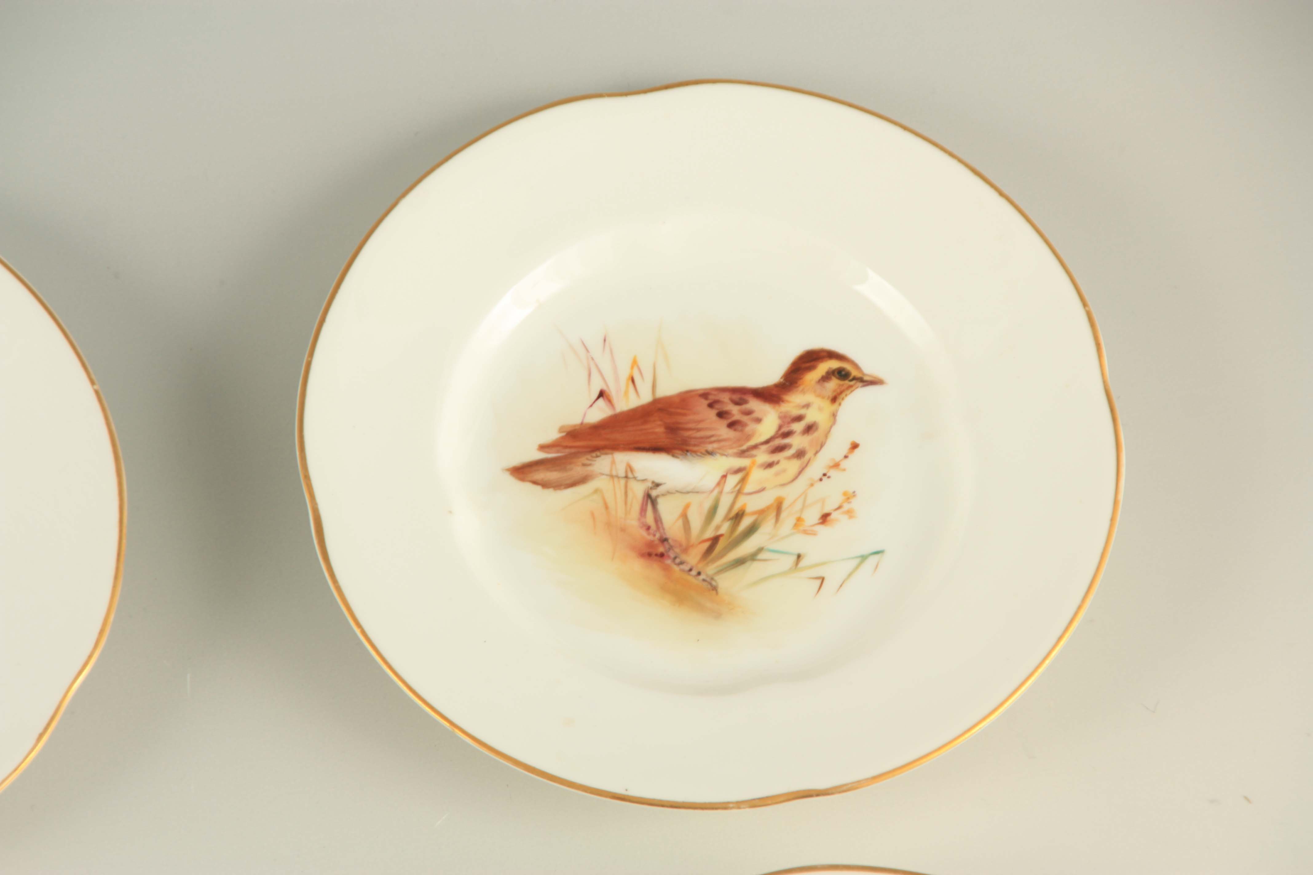 A SET OF SIX EARLY 20TH CENTURY ROYAL WORCESTER CABINET PLATES having handpainted birds to the - Image 4 of 9