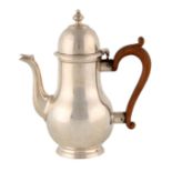 AN ELIZABETH II EARLY GEORGIAN STYLE COFFEE POT BY JOHN (JEAN) LE GALLAIS - (JERSEY MAKER) of