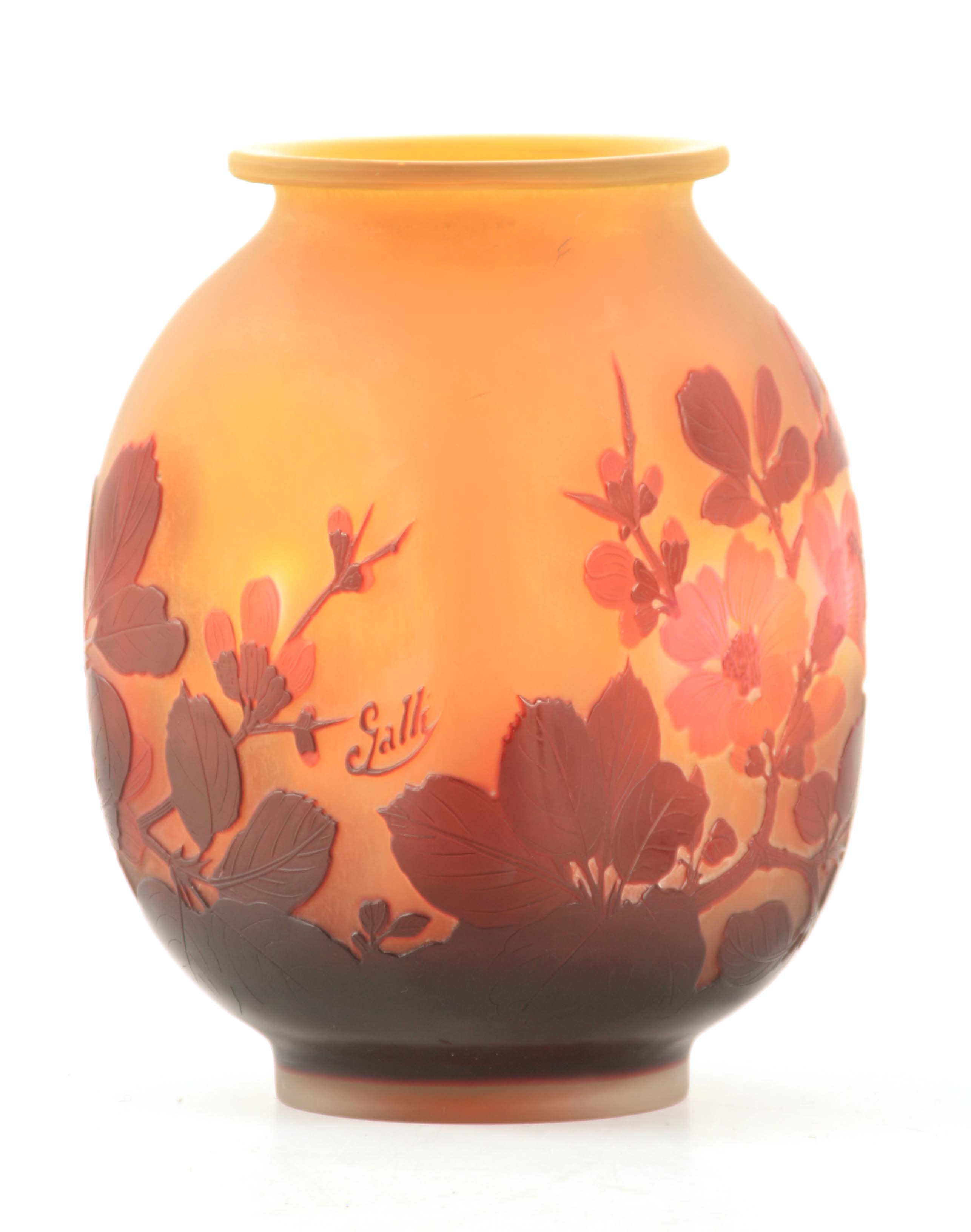 GALLE. AN EARLY 20TH CENTURY GLASS CAMEO VASE of square shape with floral overlay and raised