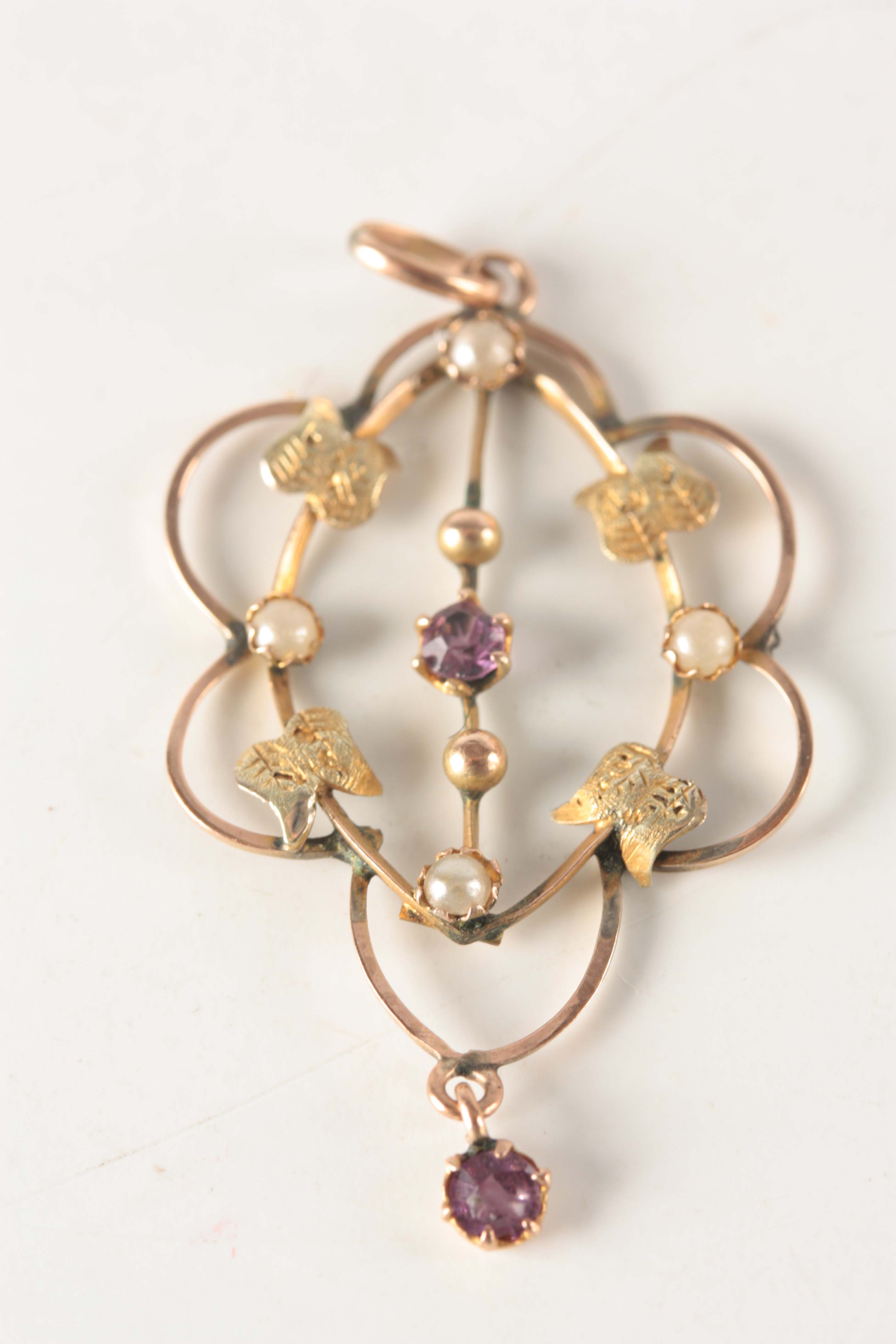 A COLLECTION OF FOUR ART NOUVEAU GOLD PENDANTS set with amethyst, ruby and pearls - total weight - Image 5 of 7