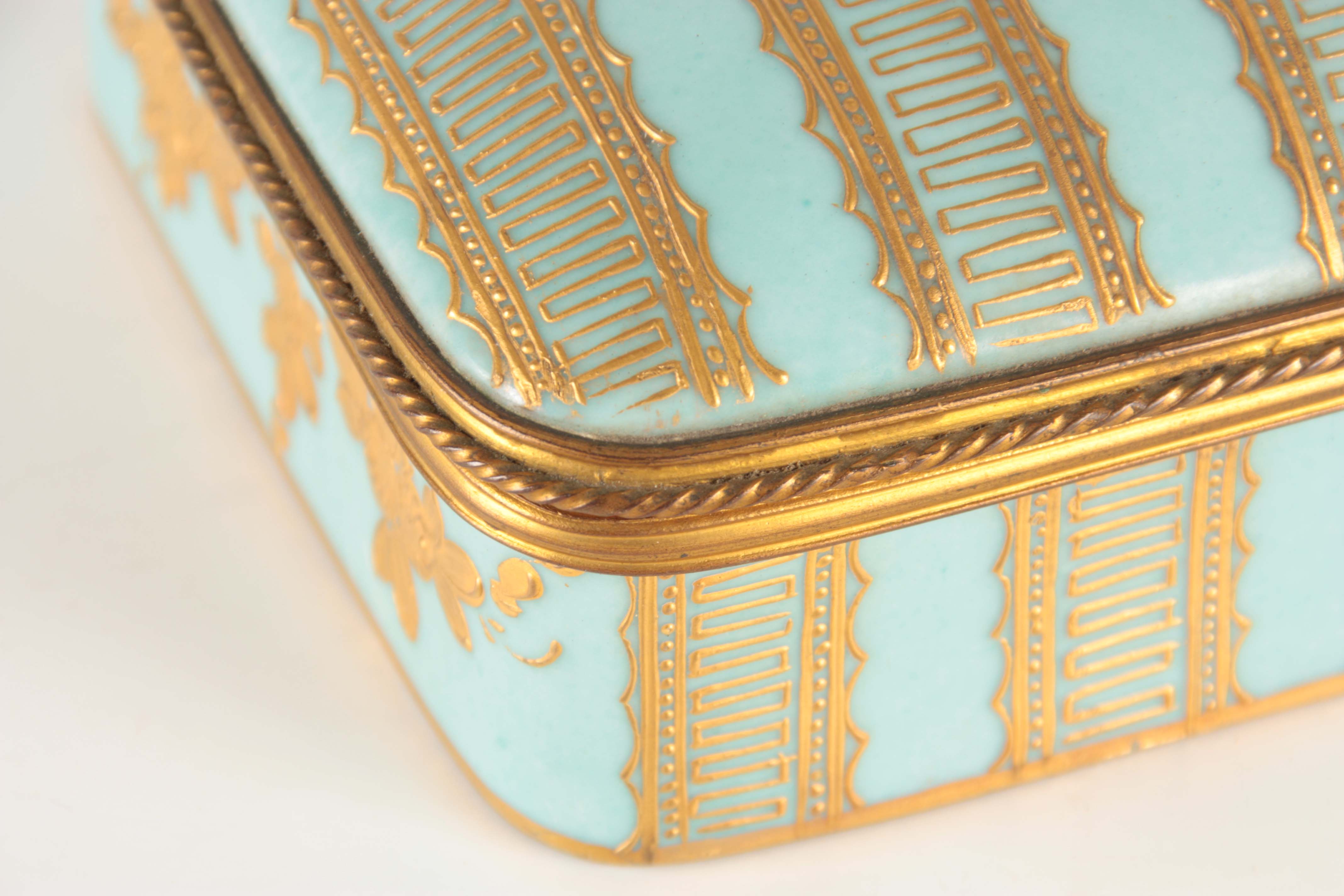 A LATE 19TH CENTURY FRENCH PORCELAIN DRESSING TABLE BOX with ormolu mounts on a turquoise ground - Image 3 of 9