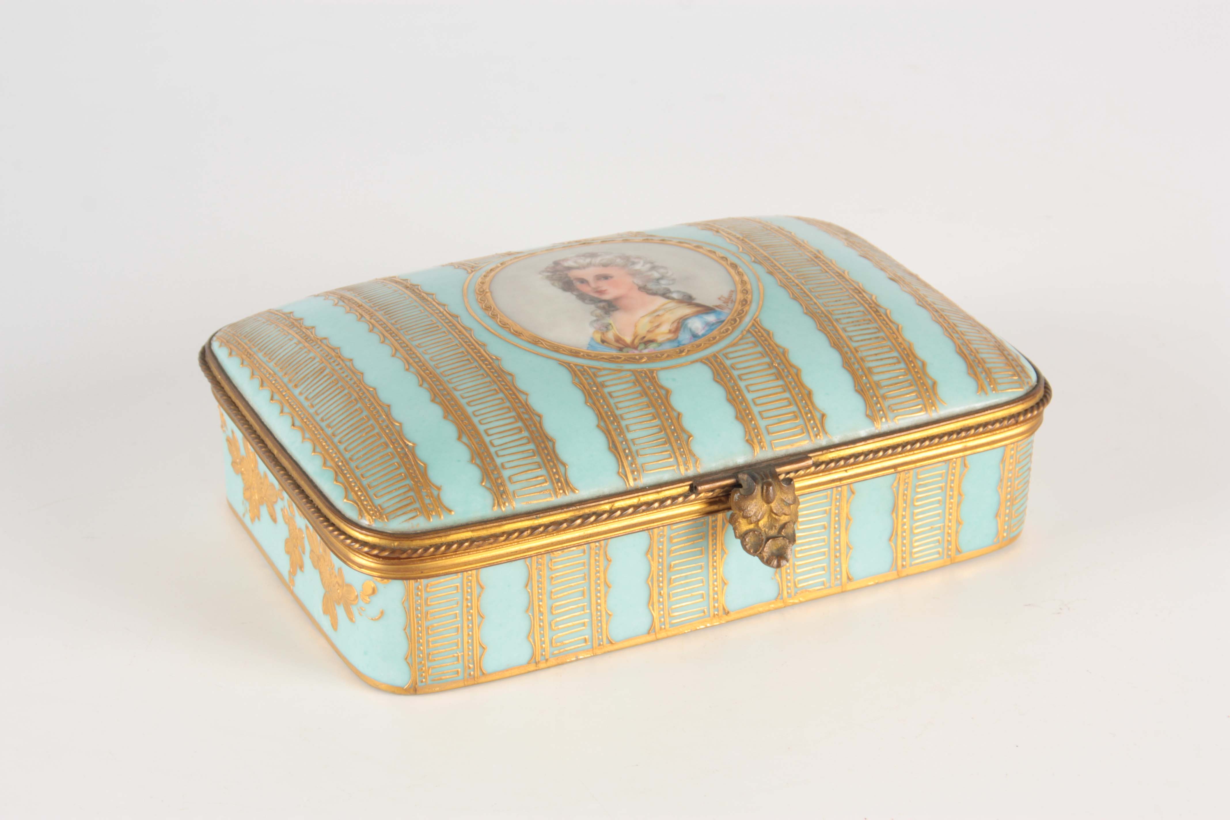 A LATE 19TH CENTURY FRENCH PORCELAIN DRESSING TABLE BOX with ormolu mounts on a turquoise ground - Image 2 of 9