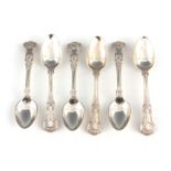 A SET OF 6 EDWARDIAN QUEENS PATTERN TEASPOONS by J Round, Sheffield, 1907, 13cm long, 168 grams.