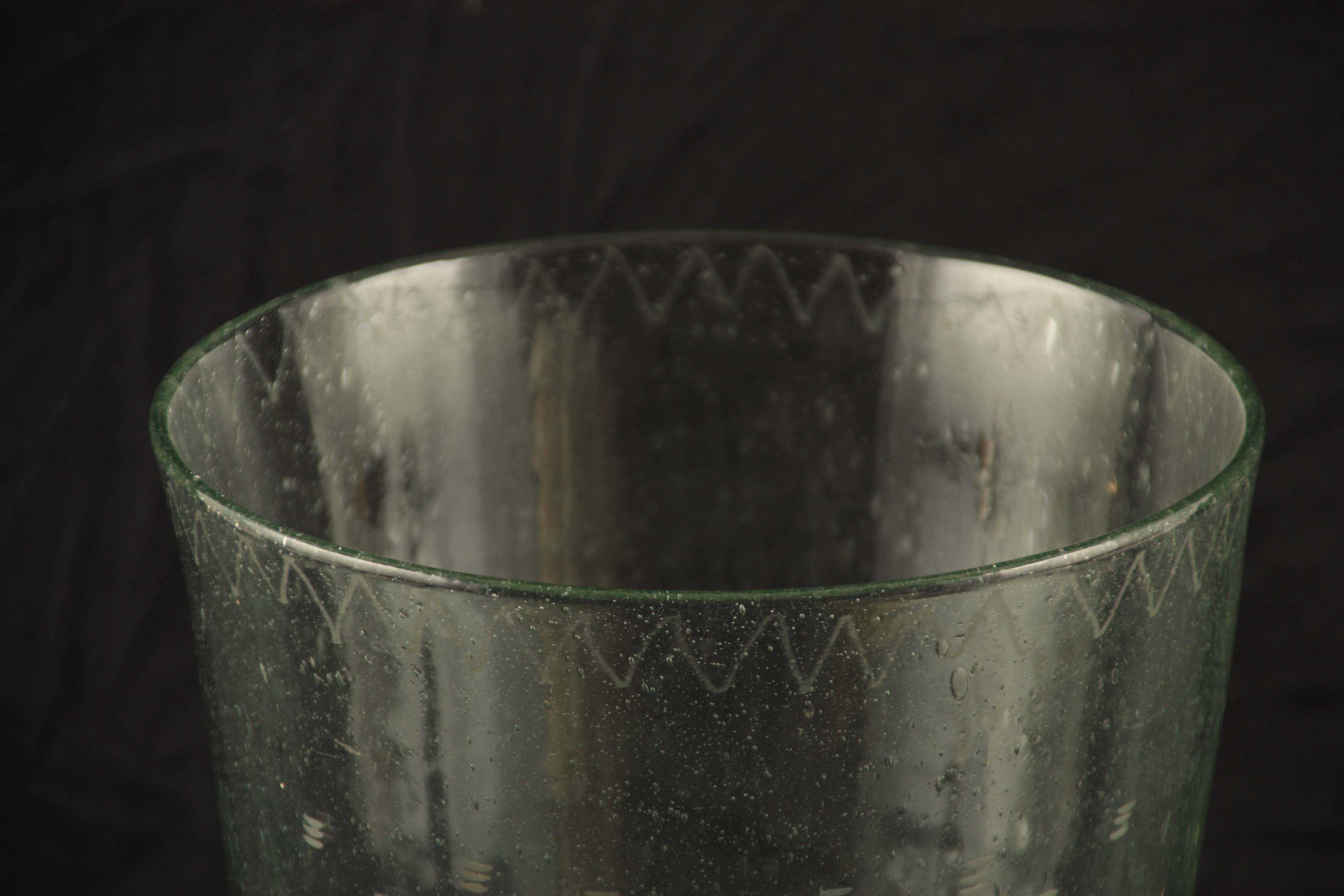 AN 18TH CENTURY GLASS TAPERING VASE with etched decoration around the top edge and a sailing ship to - Image 3 of 4