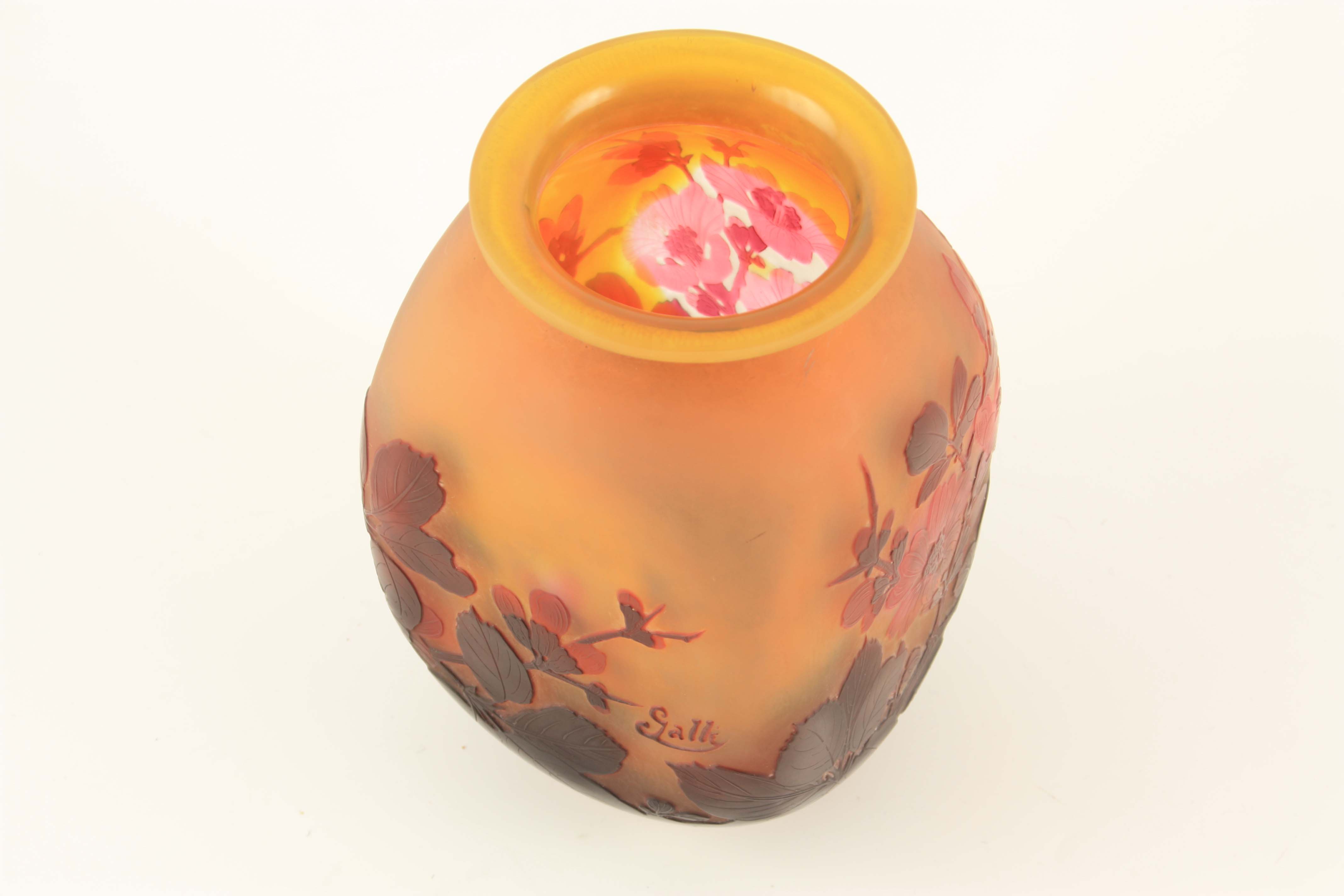 GALLE. AN EARLY 20TH CENTURY GLASS CAMEO VASE of square shape with floral overlay and raised - Image 3 of 5