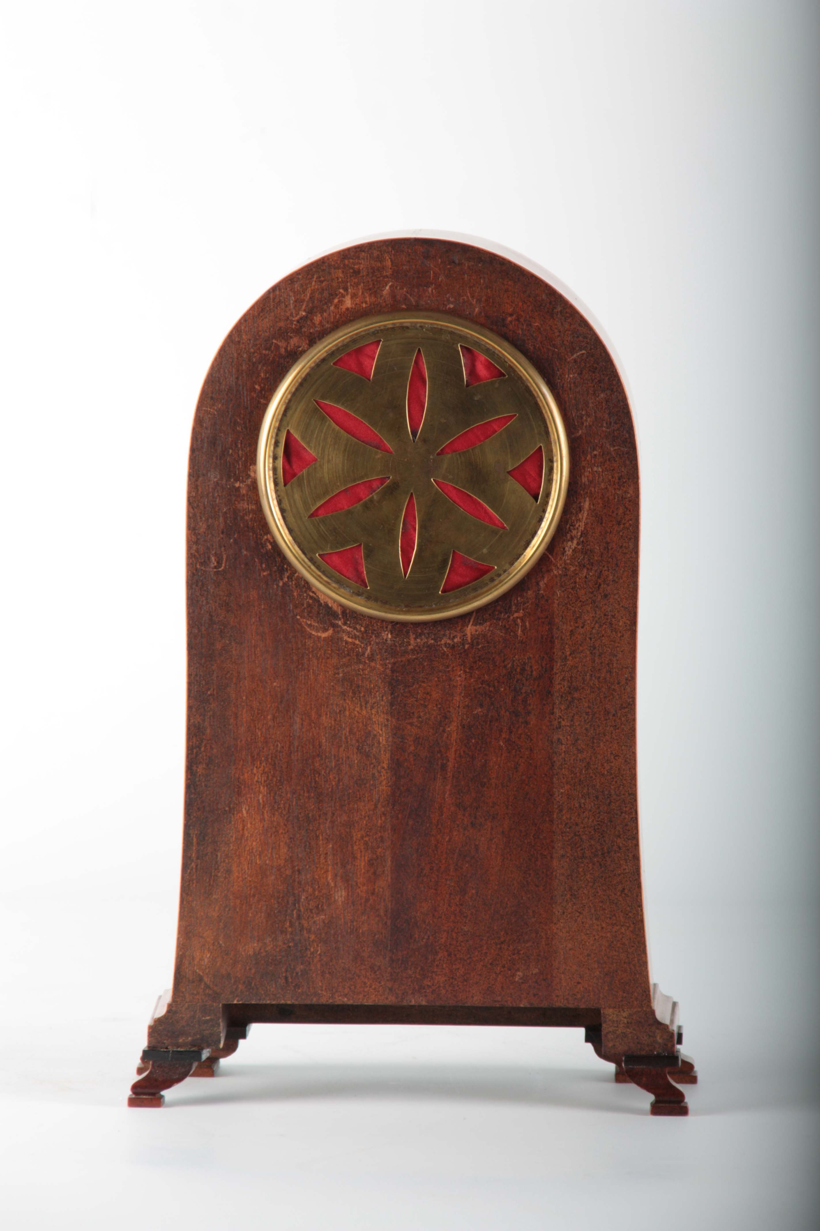 AN UNUSUAL EDWARDIAN SATINWOOD MANTEL ALARM CLOCK the arched case with concave moulded edge and - Image 5 of 7