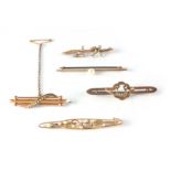 A COLLECTION OF FIVE 9CT GOLD AND PEARL BAR BROOCHES app. 11.1g (5)