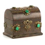 A FINE 19TH CENTURY FRENCH SERPENTINE MARBLE AND MALACHITE JEWELLED CUT BRASS MOUNTED DOME TOP