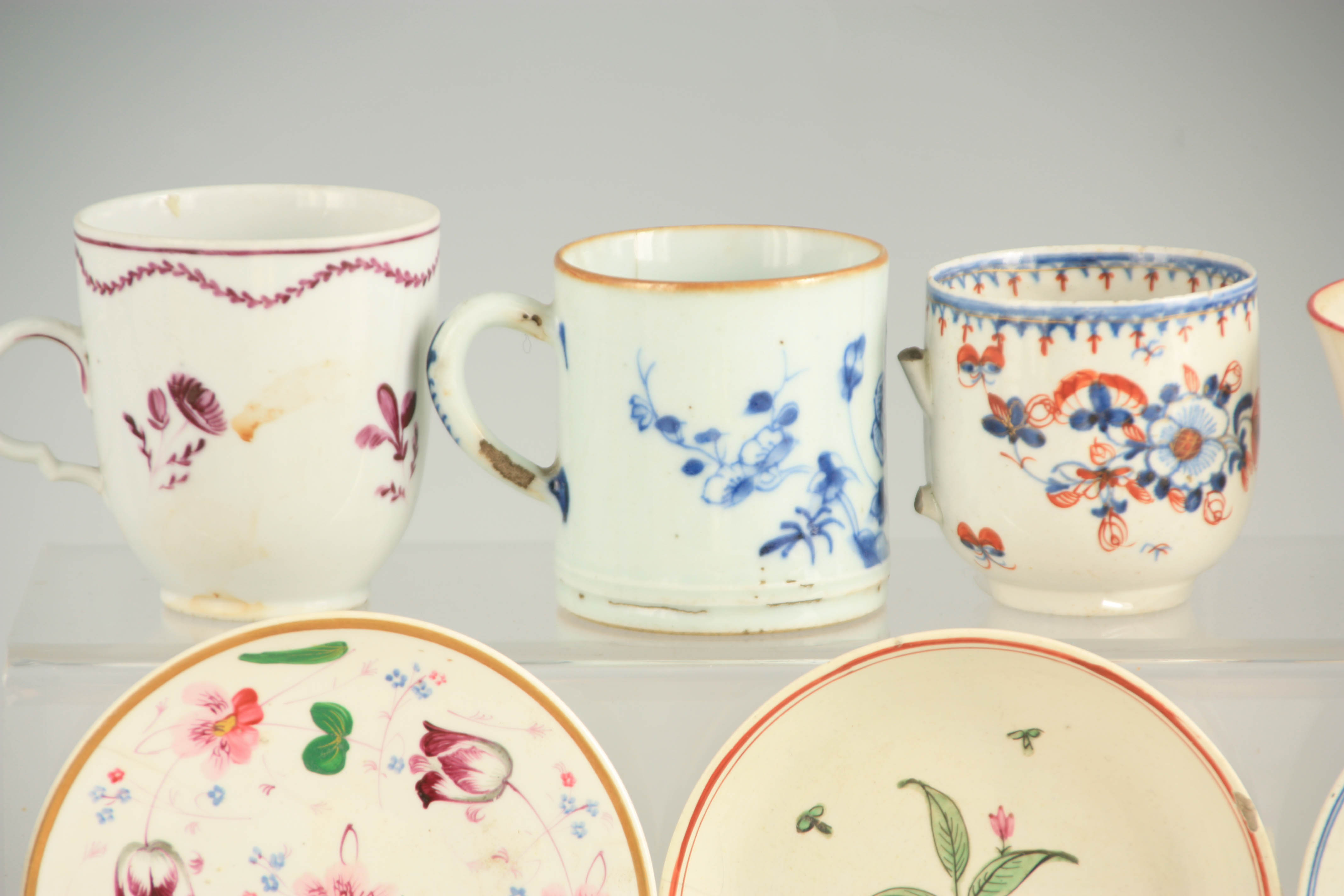 A SELECTION OF 18TH CENTURY ENGLISH AND ORIENTAL PORCELAIN including a Liverpool Bowl 15cm - Image 3 of 7