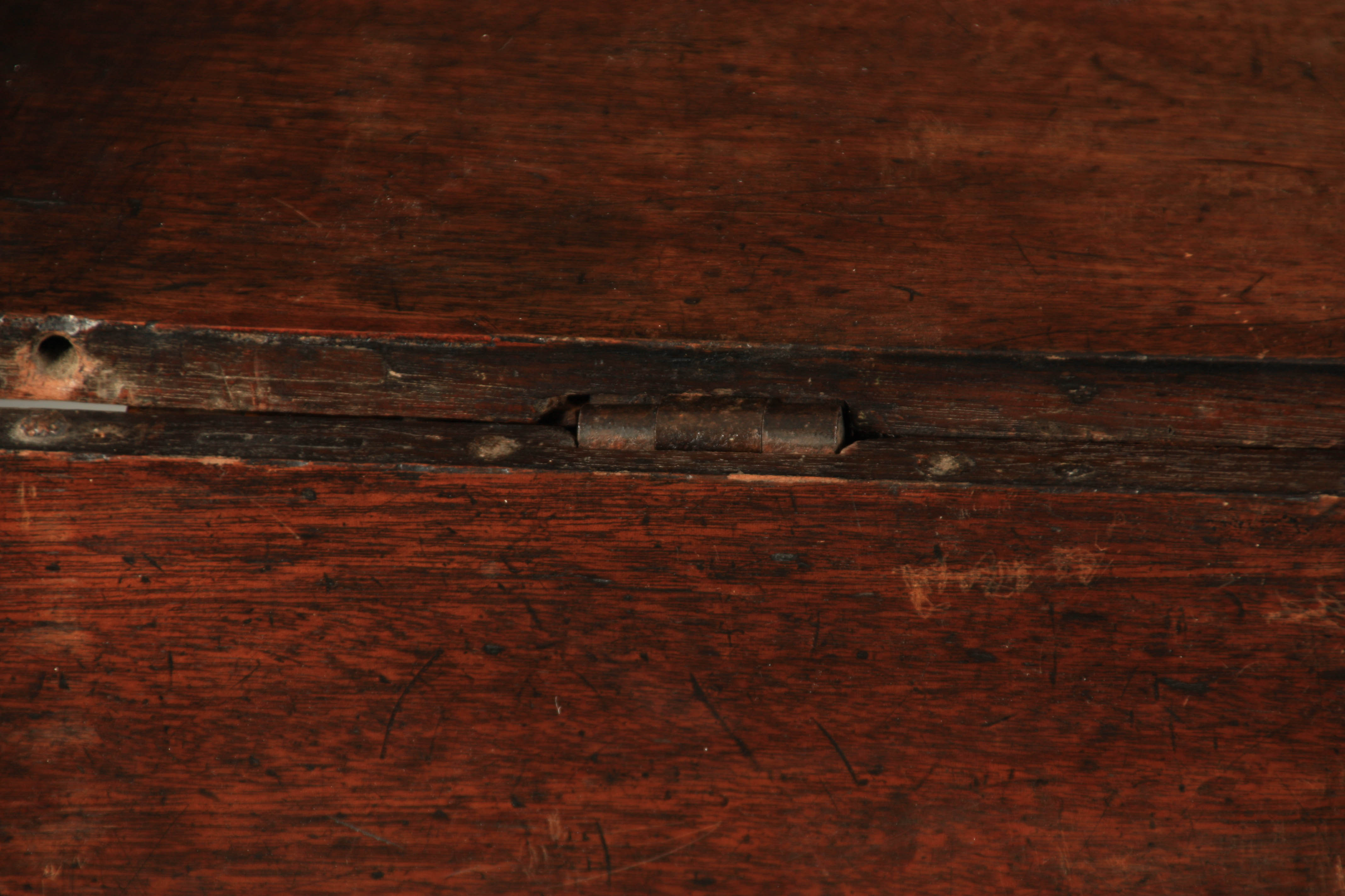 AN UNUSUAL MID 18TH CENTURY DROP LEAF PEDESTAL DINING TABLE with two-section top one being - Image 12 of 12