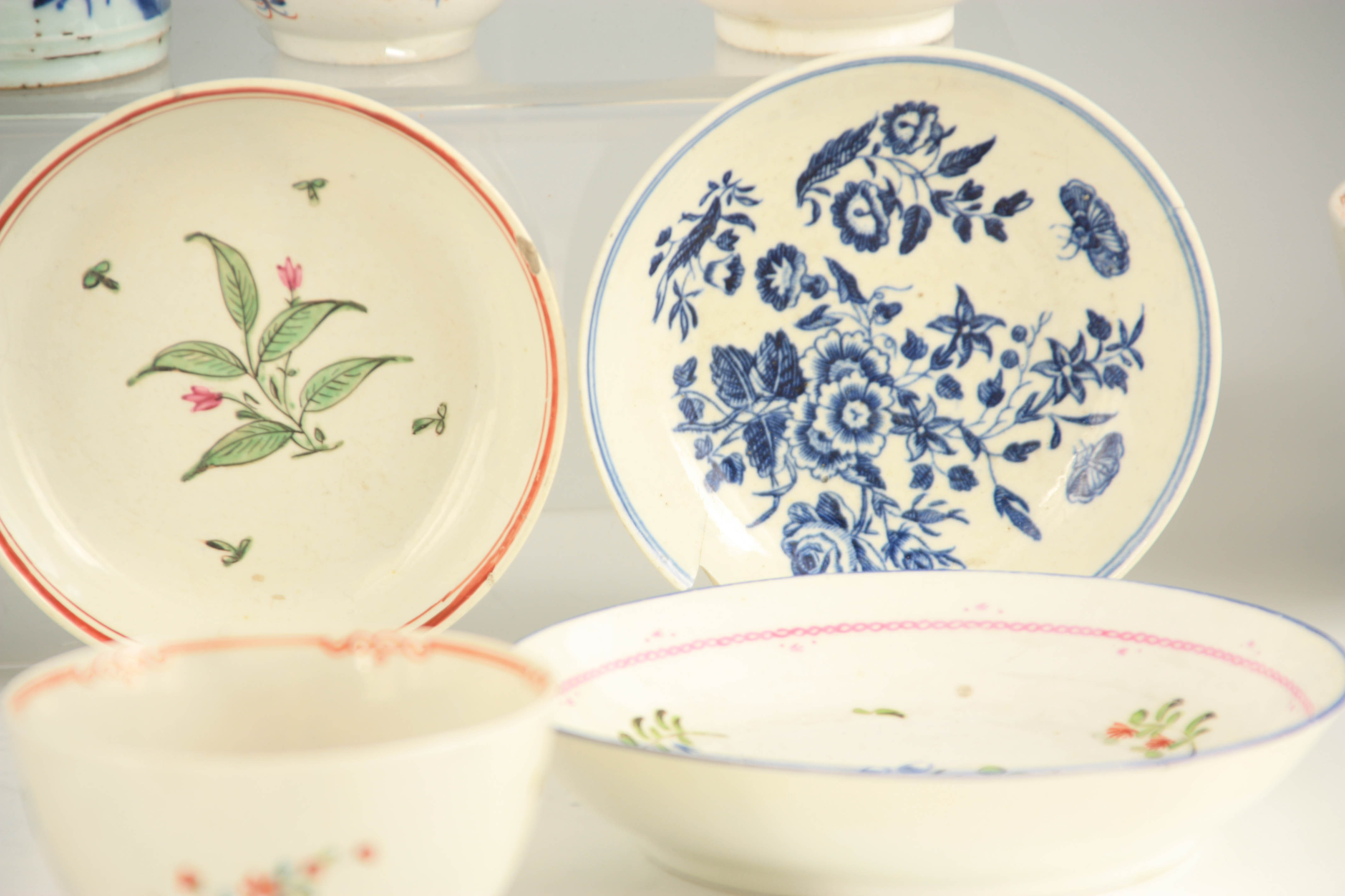 A SELECTION OF 18TH CENTURY ENGLISH AND ORIENTAL PORCELAIN including a Liverpool Bowl 15cm - Image 2 of 7