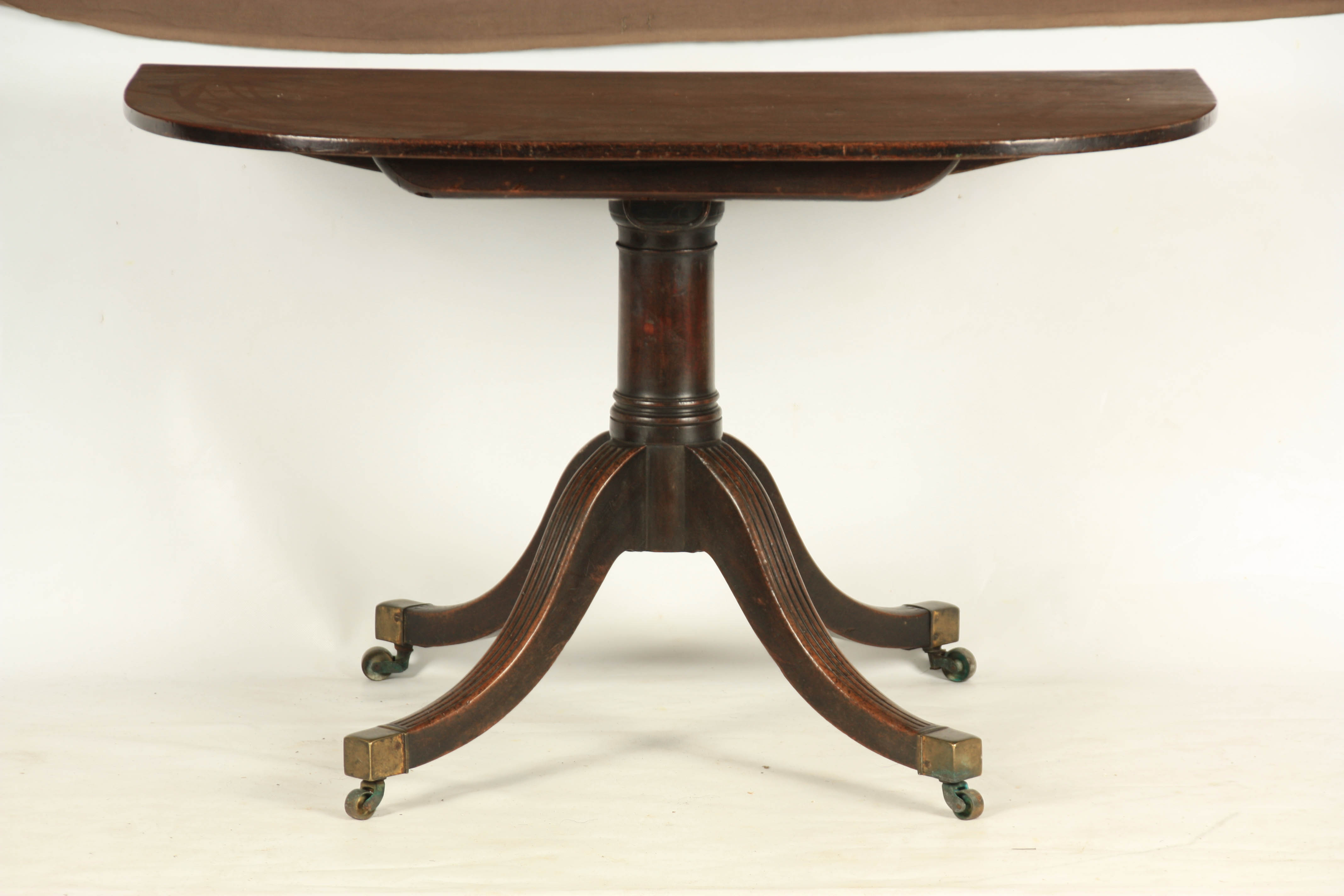 AN UNUSUAL MID 18TH CENTURY DROP LEAF PEDESTAL DINING TABLE with two-section top one being - Image 2 of 12