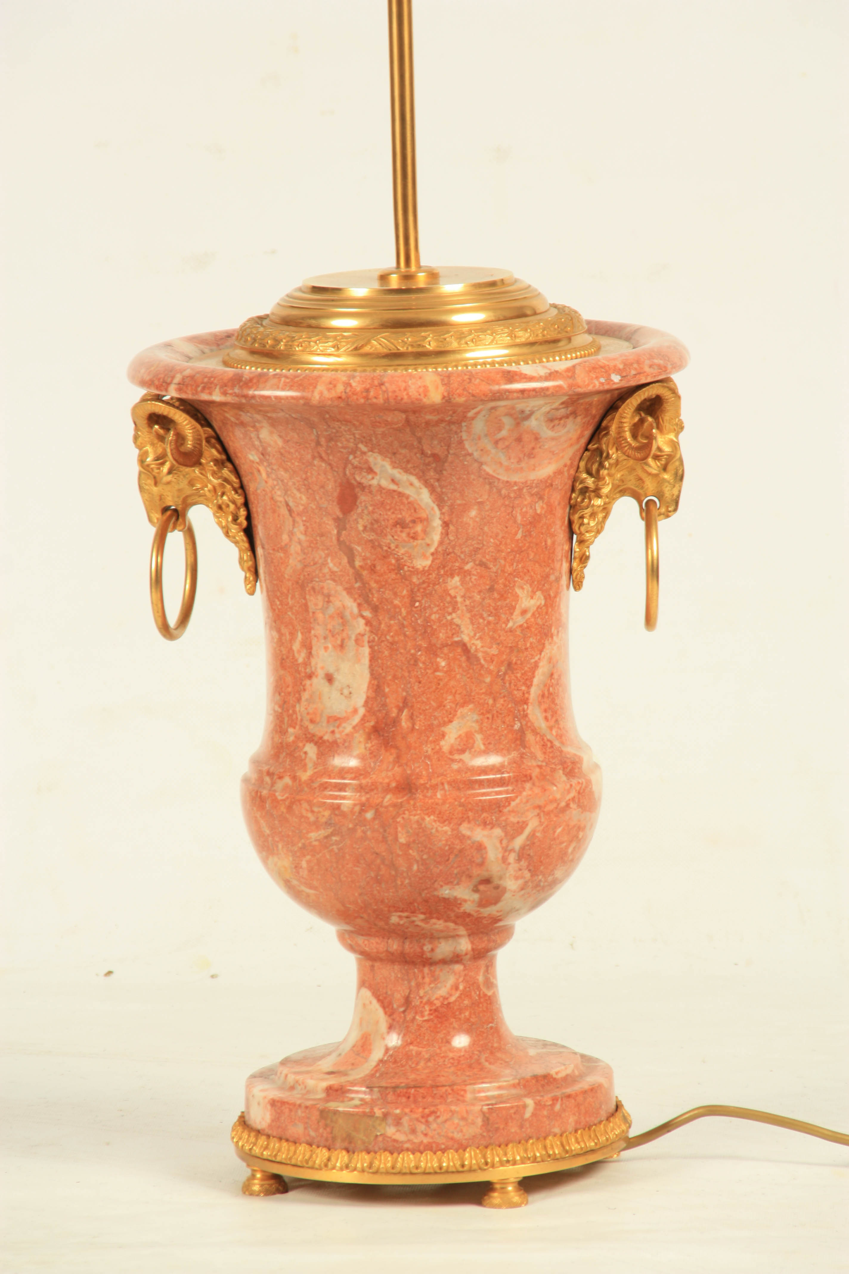 A 20TH CENTURY FRENCH MARBLE AND GILT BRASS TABLE LAMP with urn-shaped body and rams head side - Image 2 of 6