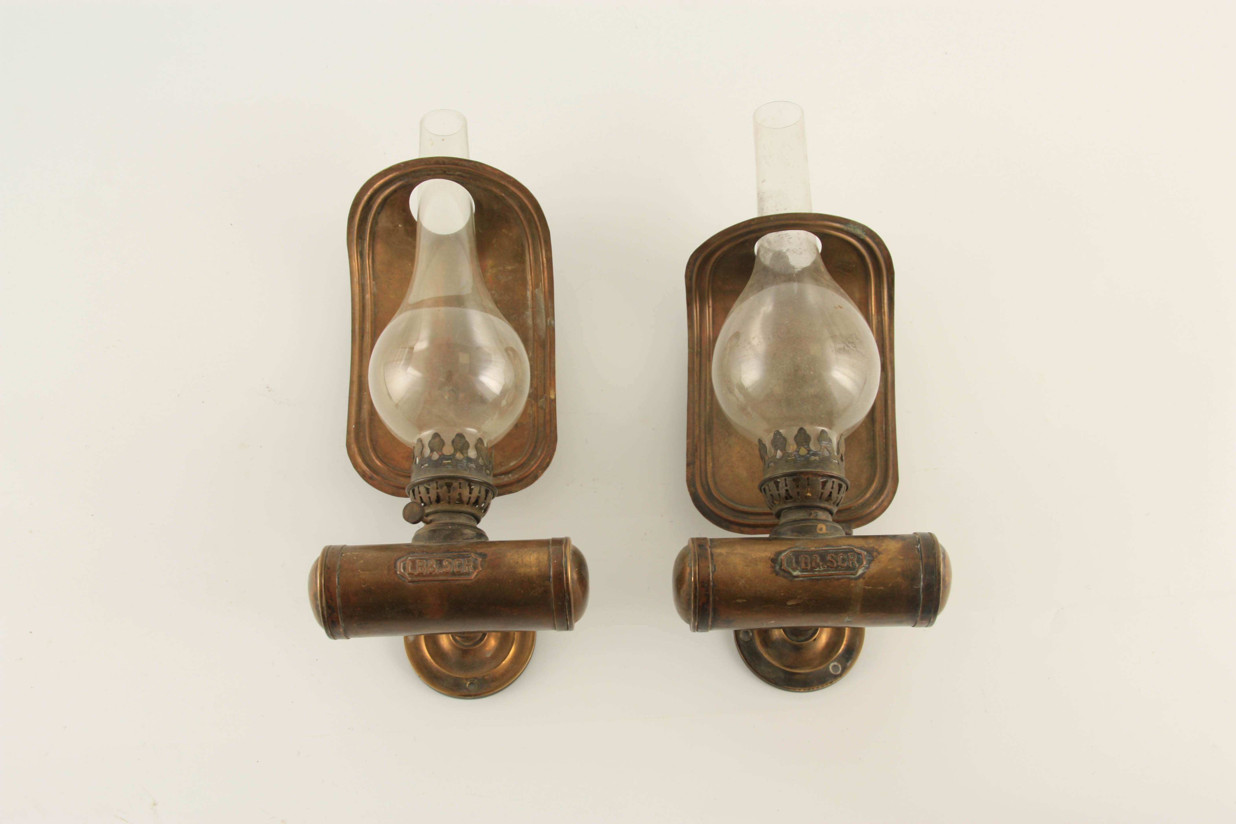 A PAIR OF LATE 19TH CENTURY BRASS OIL BURNING RAILWAY LAMPS LABELLED LB & SCR with slender ovoid - Image 2 of 7