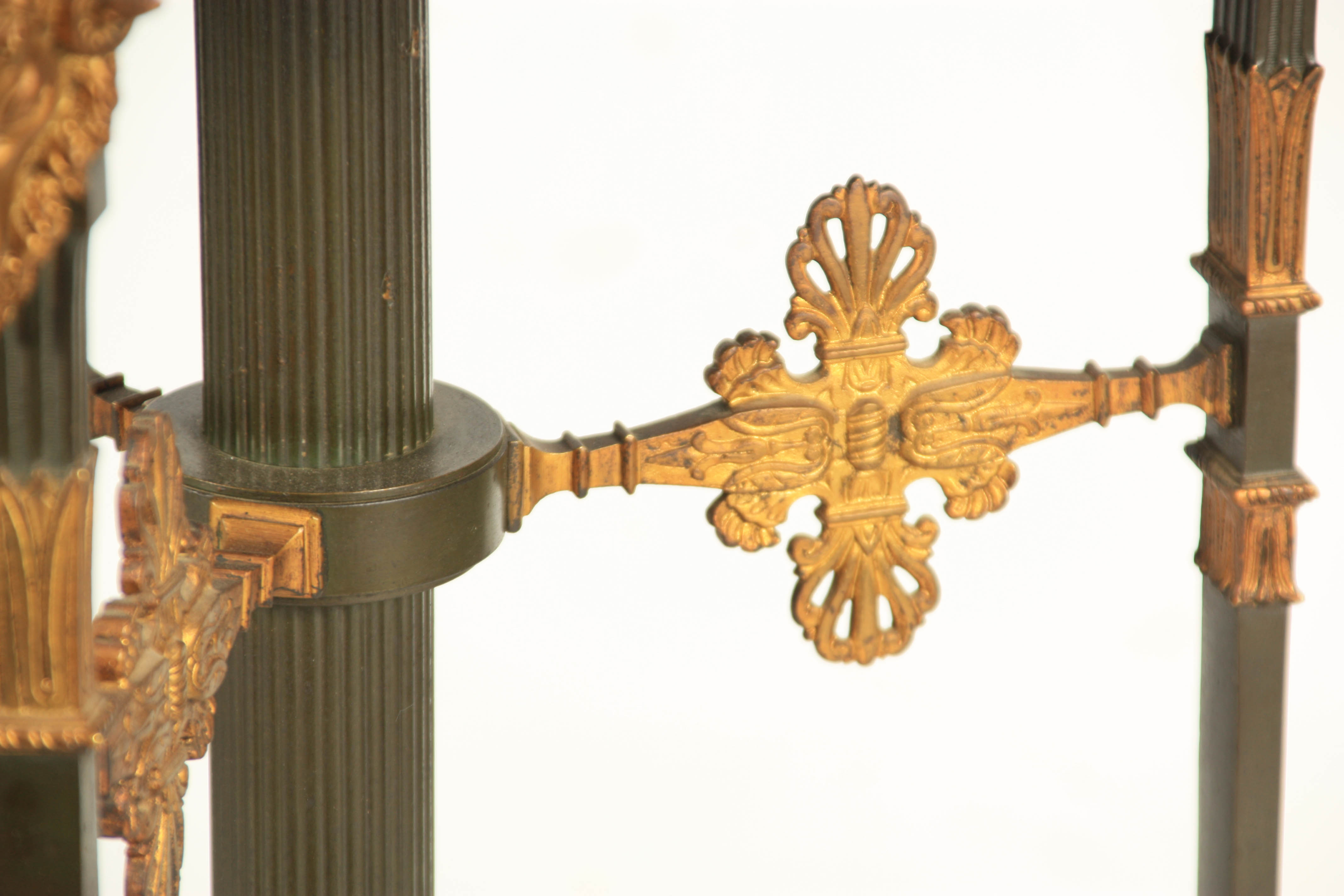 A 19TH CENTURY FRENCH EMPIRE STYLE ORMOLU AND GREEN PATINATED STANDARD LAMP/TABLE WITH SIENNA MARBLE - Image 6 of 6