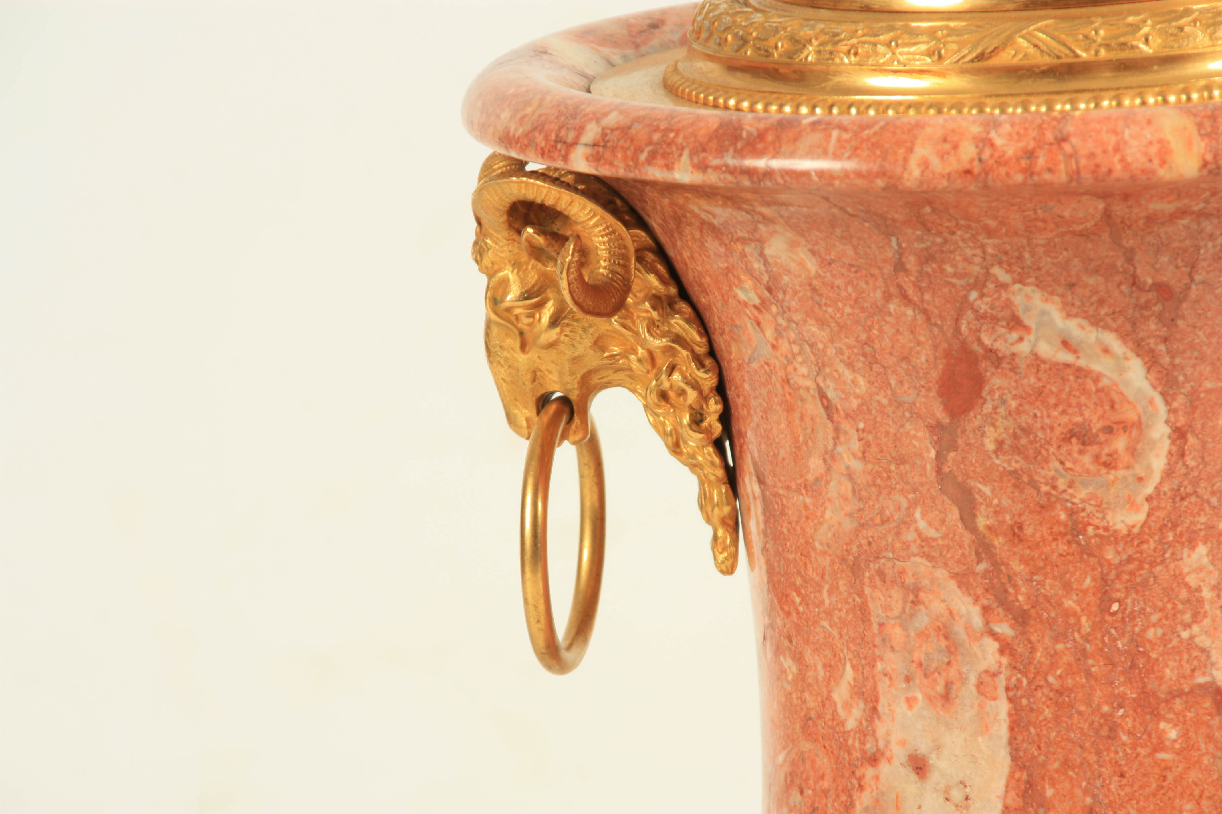 A 20TH CENTURY FRENCH MARBLE AND GILT BRASS TABLE LAMP with urn-shaped body and rams head side - Image 3 of 6