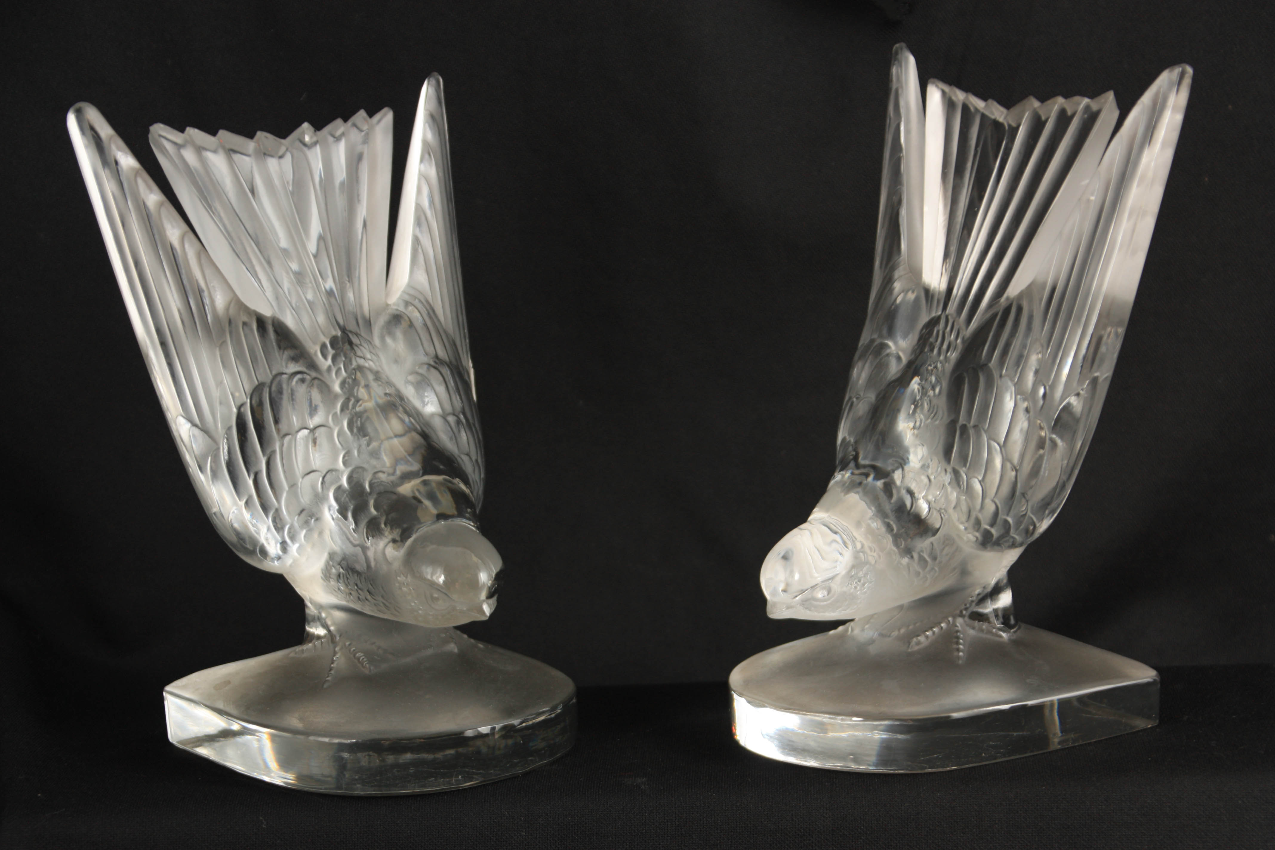 A 20TH CENTURY R. LALIQUE PAIR OF HIRONDELLES BOOKENDS - etched signature R. Lalique 15.5cm high - Image 2 of 4