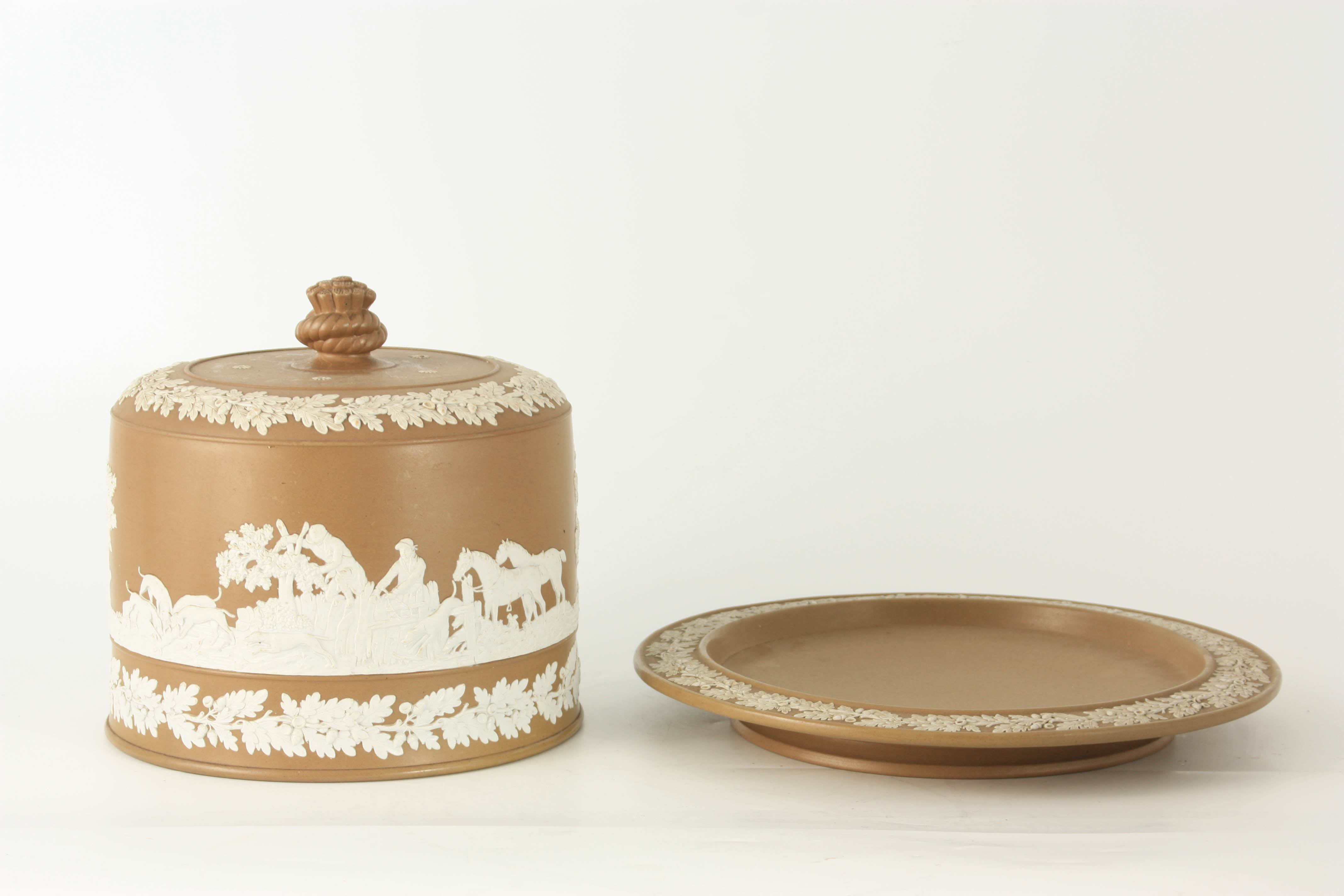 A WEDGWOOD/ADAMS STYLE OVERSIZED BEIGE GROUND WHITE JASPERWARE CHEESE BELL AND COVER decorated - Image 4 of 7