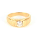 A GENTLEMAN'S 18CT YELLOW GOLD AND DIAMOND RING app. 70 points, colour J-K, total weight 6.2g