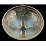 AN R LALIQUE FRANCE "COQUILLES" CLEAR AND OPALESCENT SHALLOW GLASS DISH 13cm diameter - wheel
