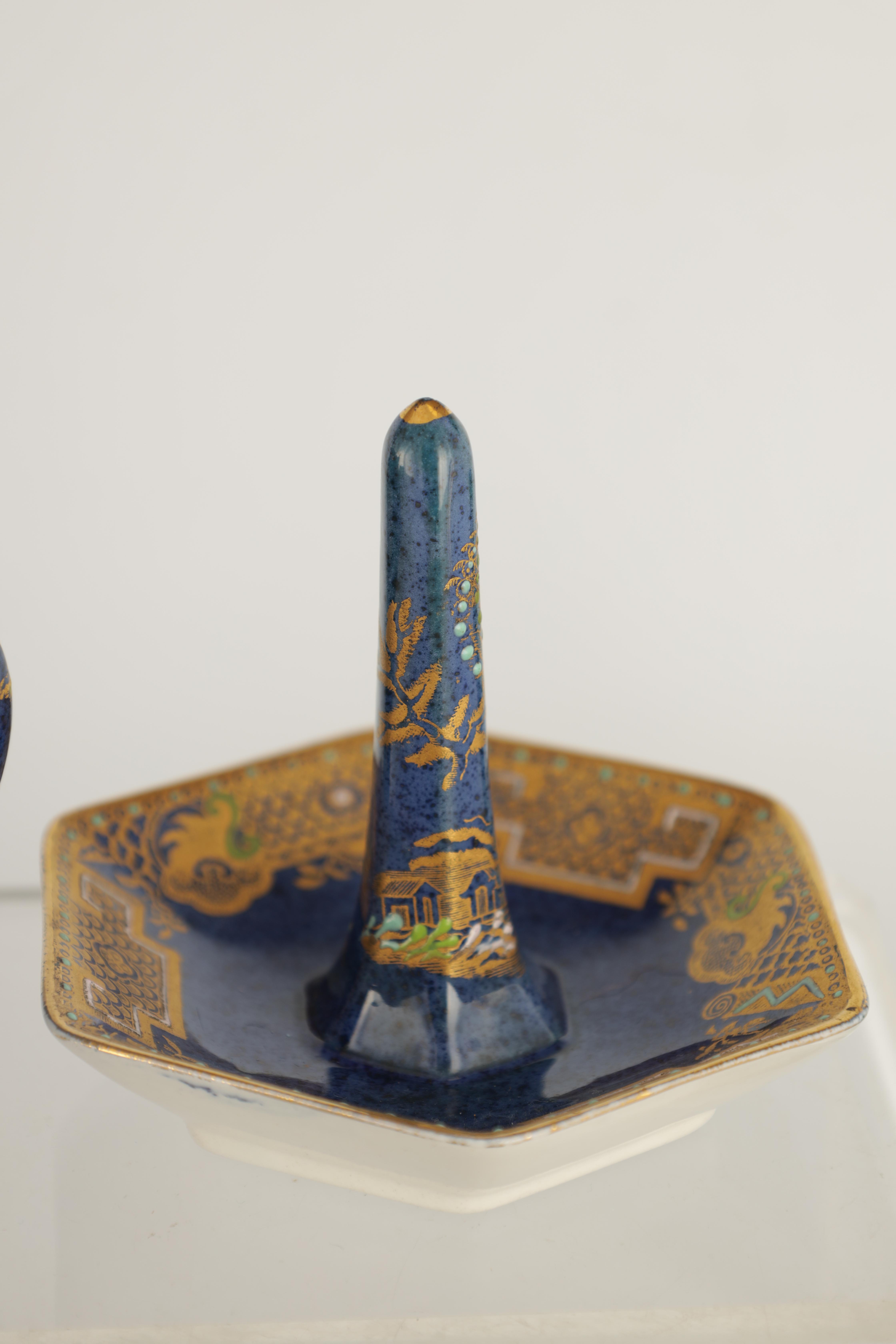 A CARLTON WARE FIVE PIECE DRESSING TABLE SET decorated in an oriental gilt pattern with pagodas - Image 8 of 18