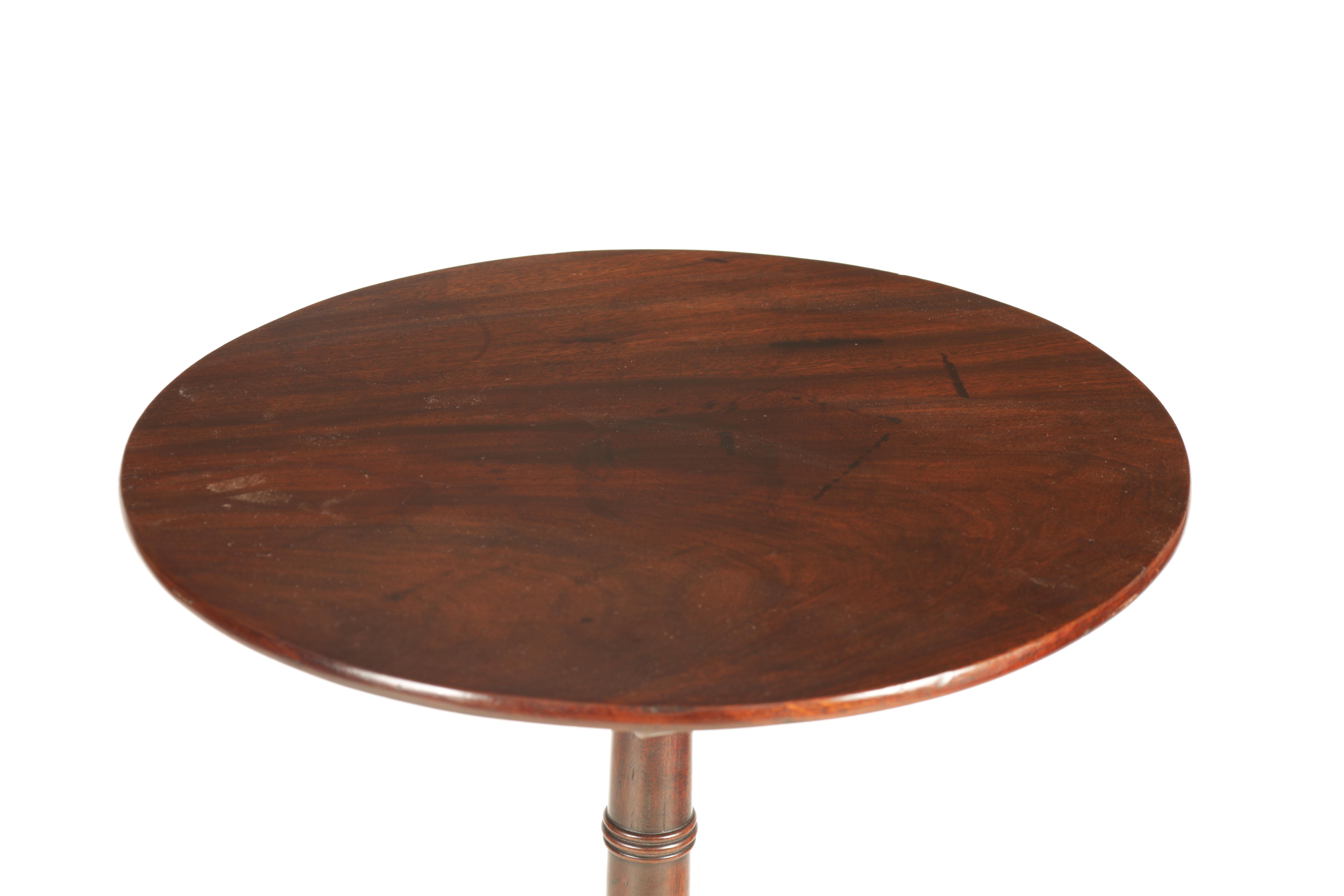 A LATE 18TH CENTURY HEPPLEWHITE MAHOGANY OCCASIONAL/LAMP TABLE with circular top above a vase turned - Image 2 of 7