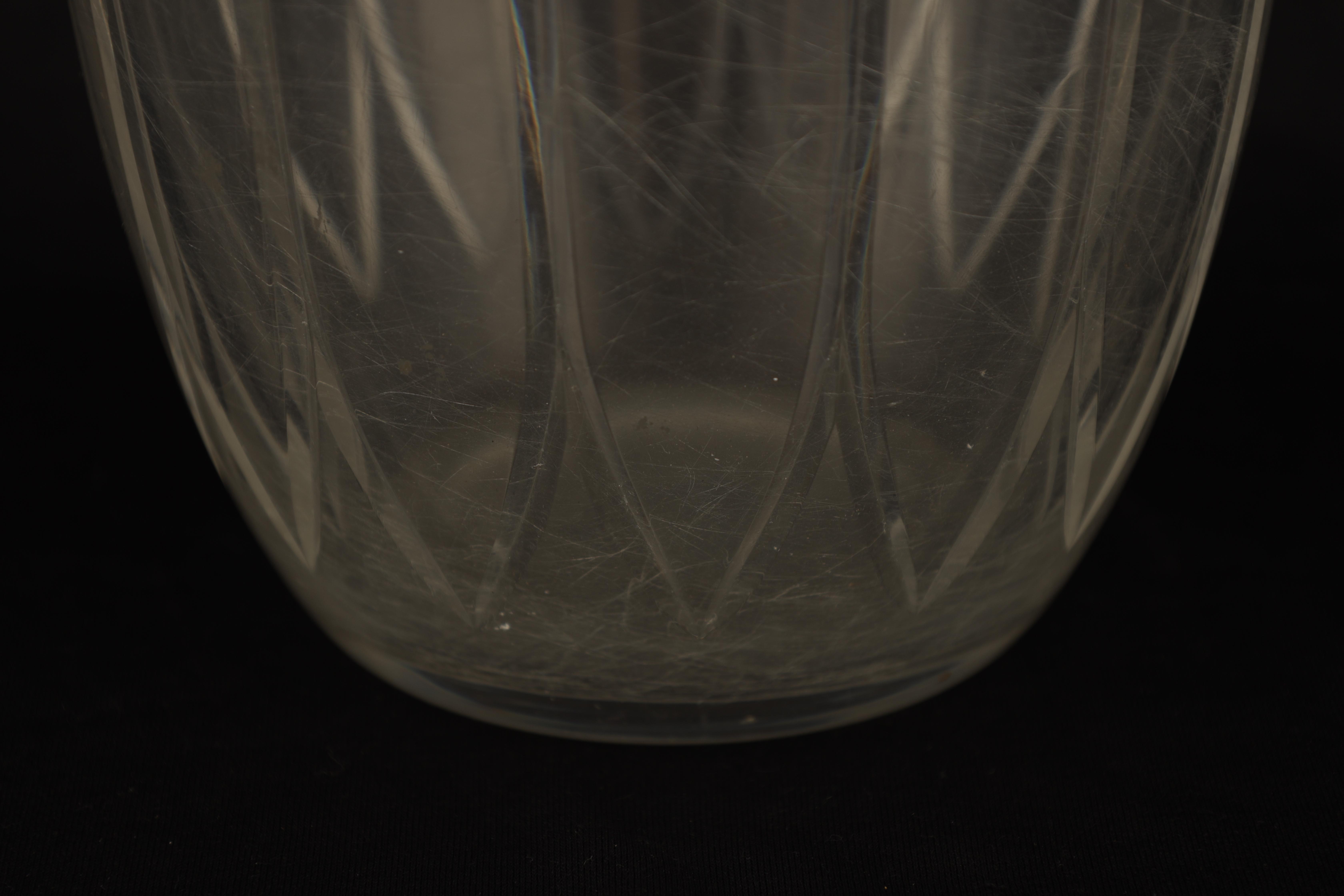 AN EARLY 20TH CENTURY BACCARAT CLEAR GLASS VASE having flared rim and wheel cut petal and diamond - Image 3 of 6