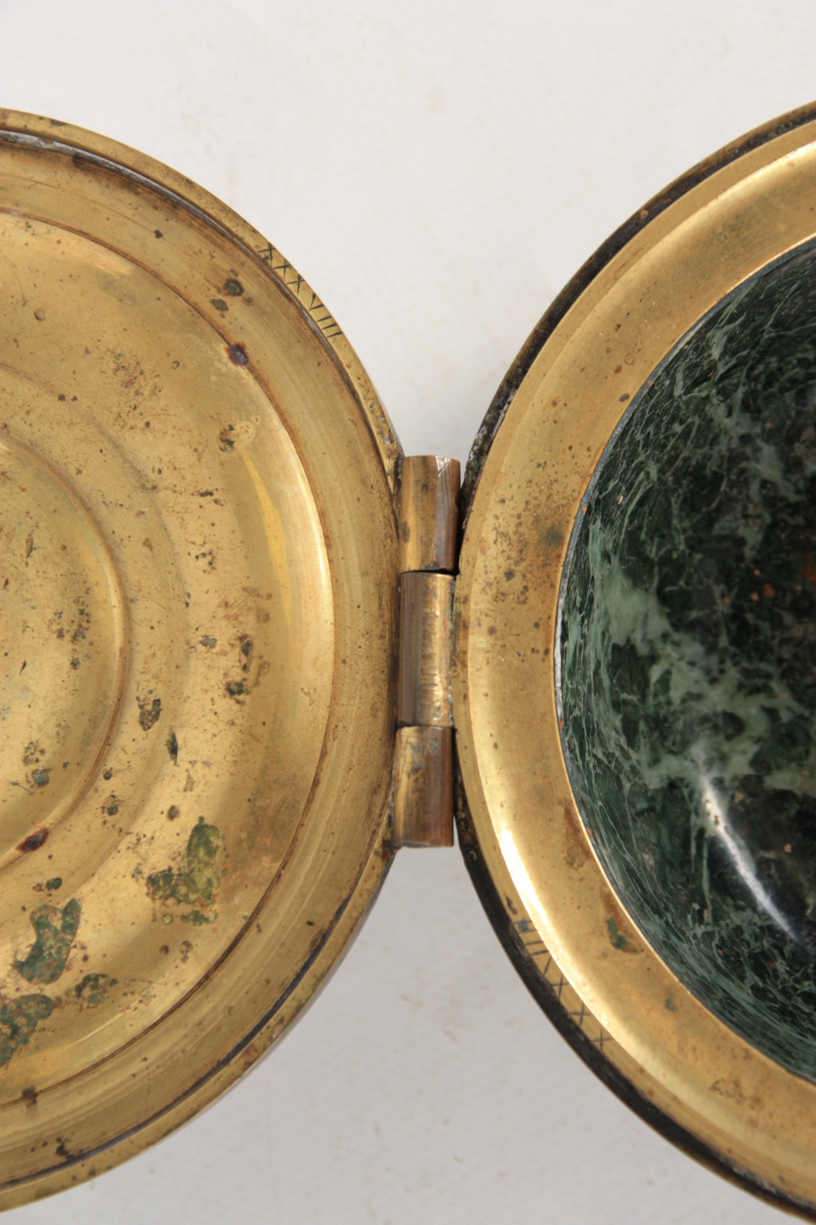 A 19TH CENTURY FRENCH GRAND TOUR GILT BRONZE AND MARBLE LIDDED BOX of circular form with foliate - Image 6 of 8