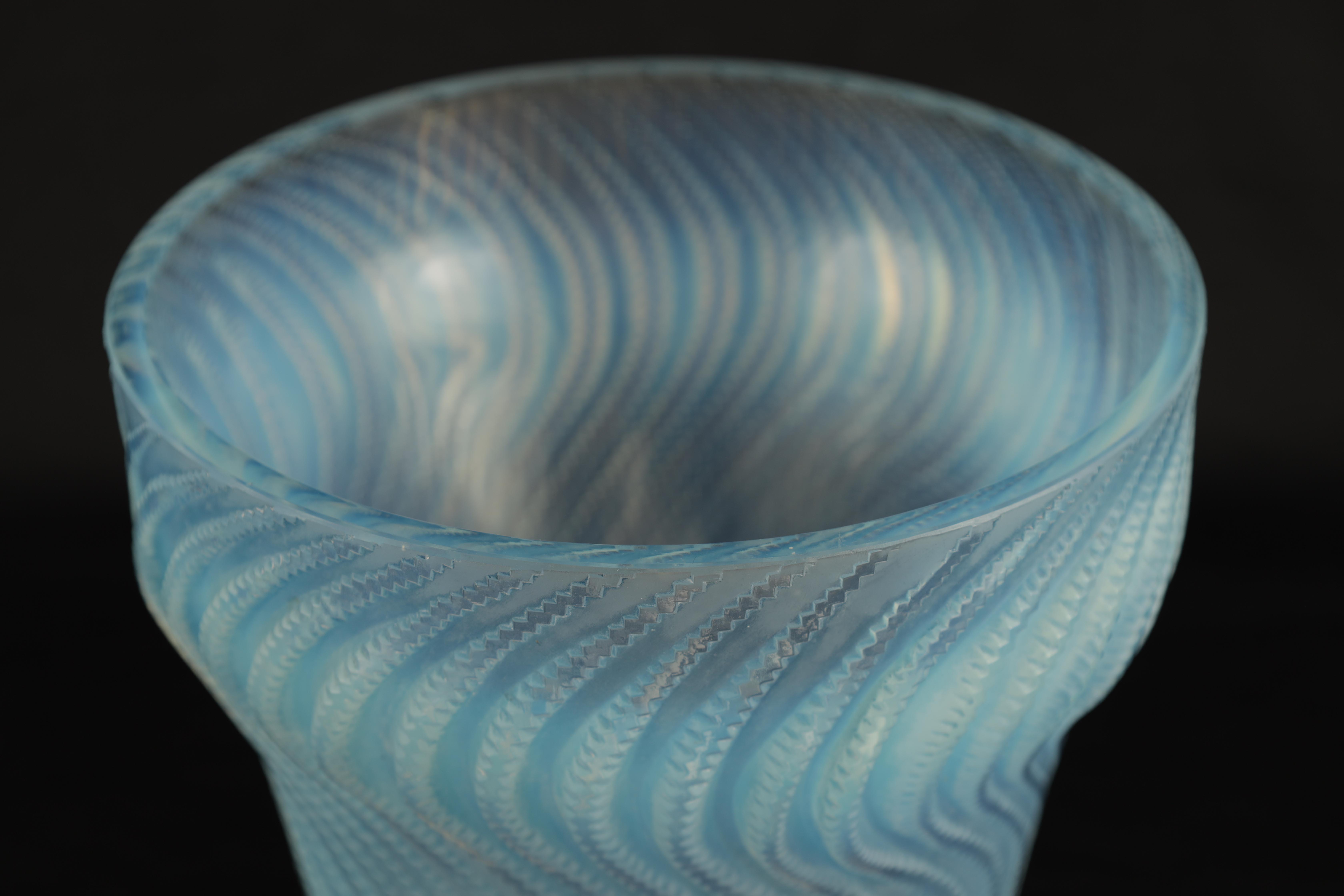 AN R LALIQUE FRANCE "ACTINIA" OPALESCENT AND BLUE STAINED GLASS VASE with flared body decorated in a - Image 4 of 6