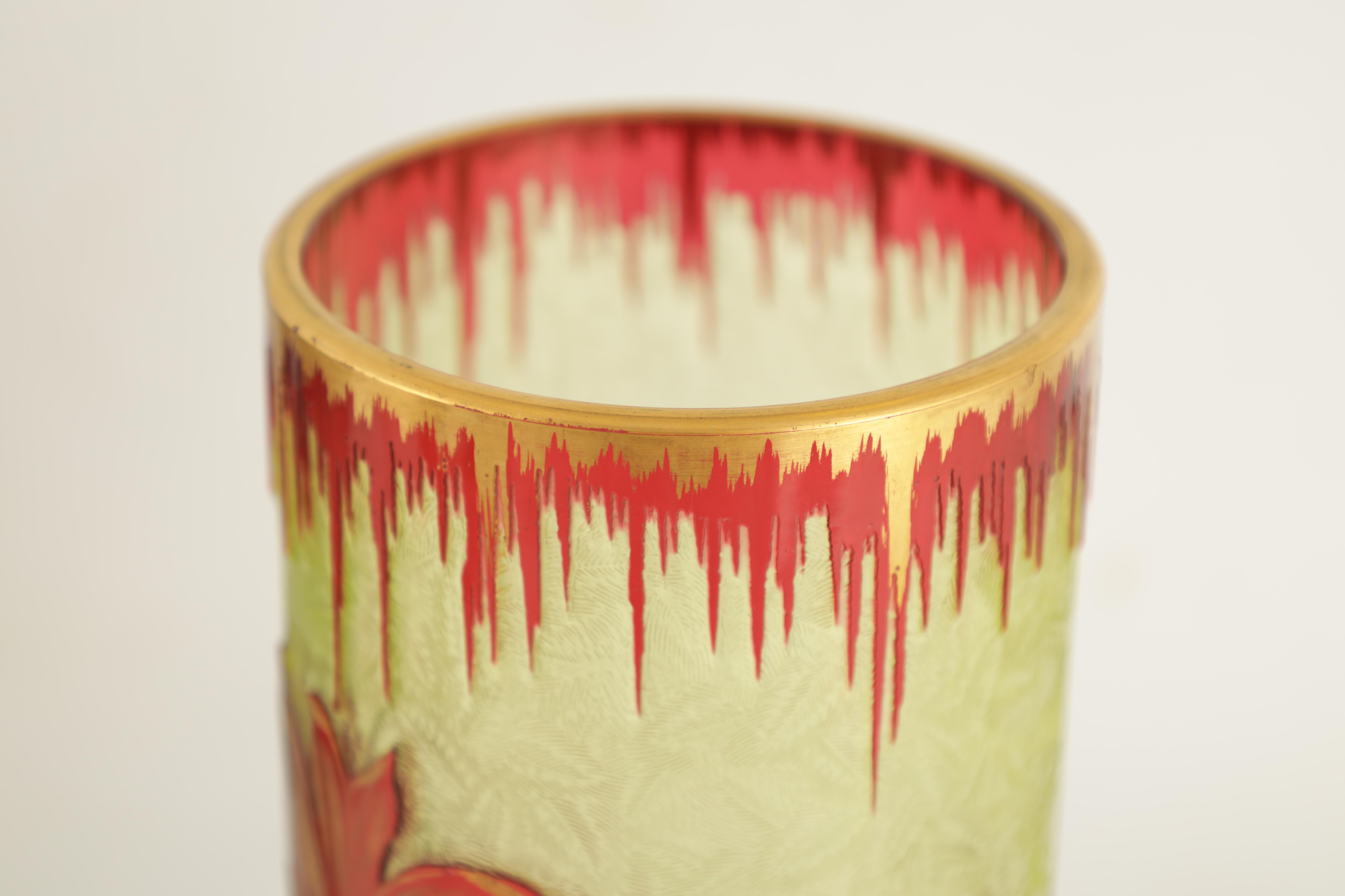 A STYLISH 20TH CENTURY BACCARAT GLASS ETCHED CYLINDRICAL VASE with acid-etched decoration - Image 2 of 6