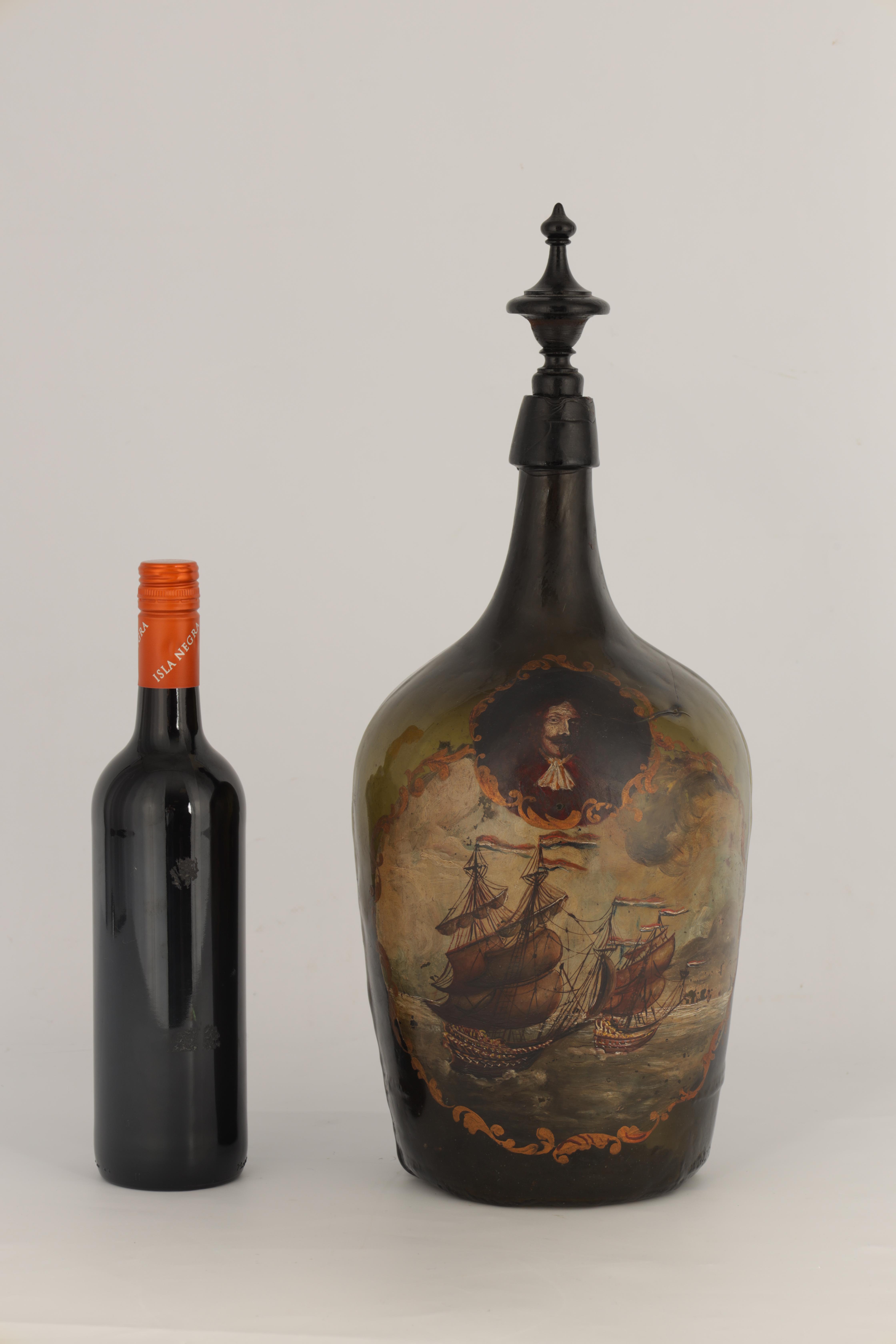 AN 18TH CENTURY GREEN GLASS BOTTLE WITH PAINTED NAVAL SCENE AND ARMOURIAL depicting a naval scene - Image 2 of 9