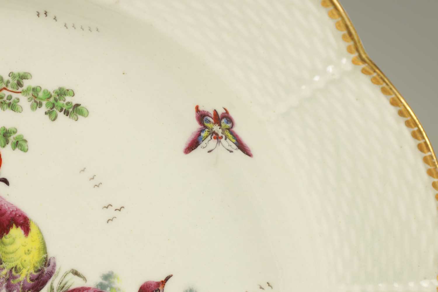 A LATE 18TH CENTURY SALOPIAN SOFT PASTE PORCELAIN CABINET PLATE - Image 3 of 5