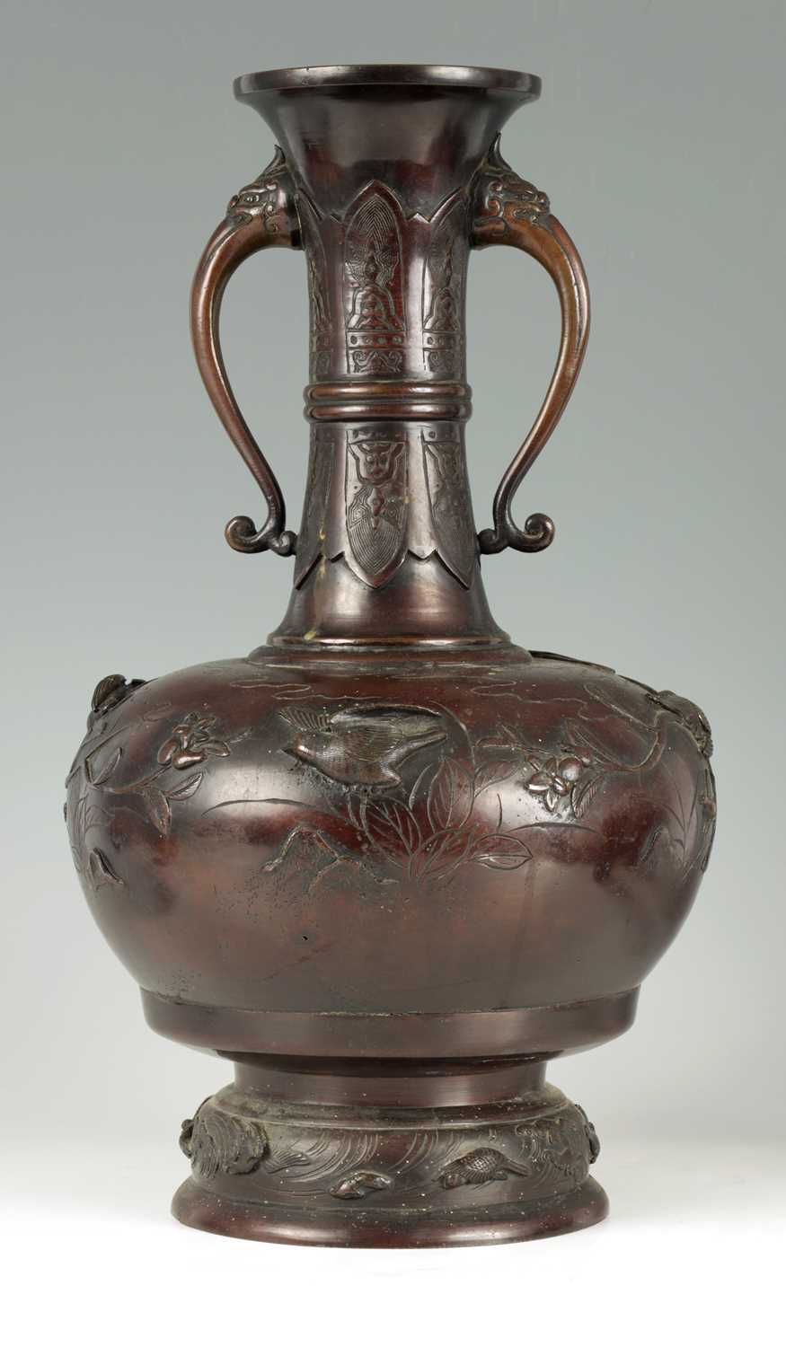 A LARGE JAPANESE MEIJI PERIOD PATINATED BRONZE VASE