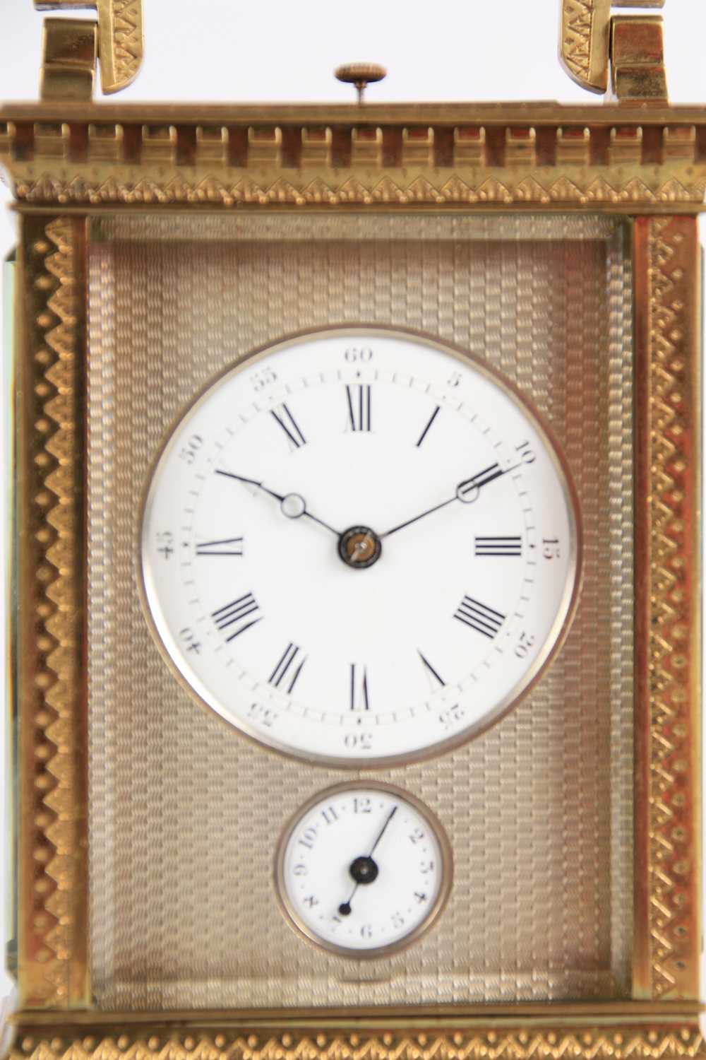 A LATE 19TH CENTURY FRENCH ENGRAVED BRASS REPEATING CARRAIGE CLOCK WITH ALARM - Image 4 of 10