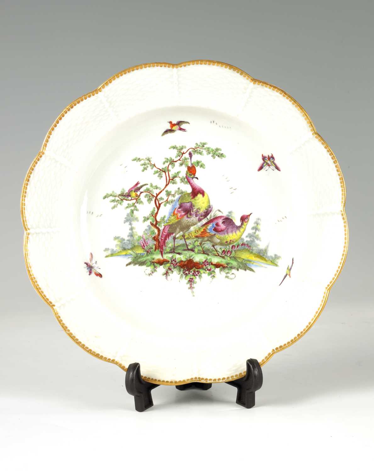 A LATE 18TH CENTURY SALOPIAN SOFT PASTE PORCELAIN CABINET PLATE