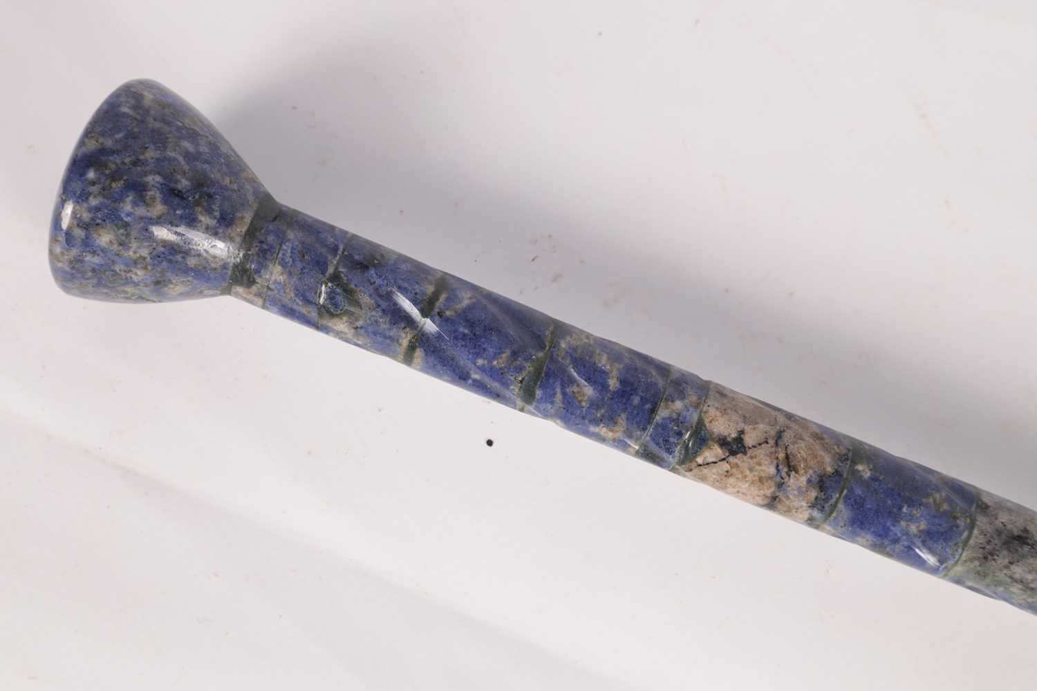 A LATE 19TH CENTURY LAPIS LAZULI WALKING STICK - Image 2 of 6