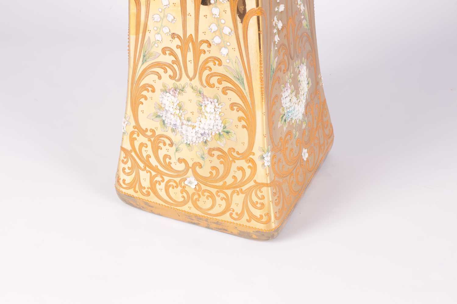 A LARGE SLENDER EXHIBITION MOSER STYLE GILT AND ENAMEL GLASS VASE - Image 5 of 7