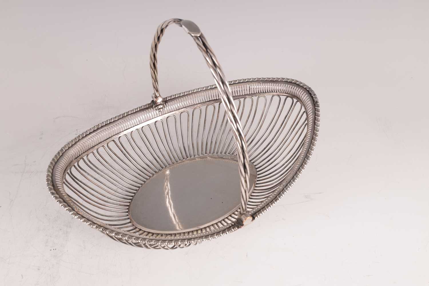 A LARGE OVAL SILVER PLATED TRAY TOGETHER WITH AN OLD SHEFFIELD PLATE BASKET - Image 10 of 10