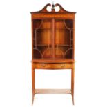 EDWARDS & ROBERTS A FINE EDWARDIAN INLAID MAHOGANY SHERATON STYLE DISPLAY CABINET ON STAND