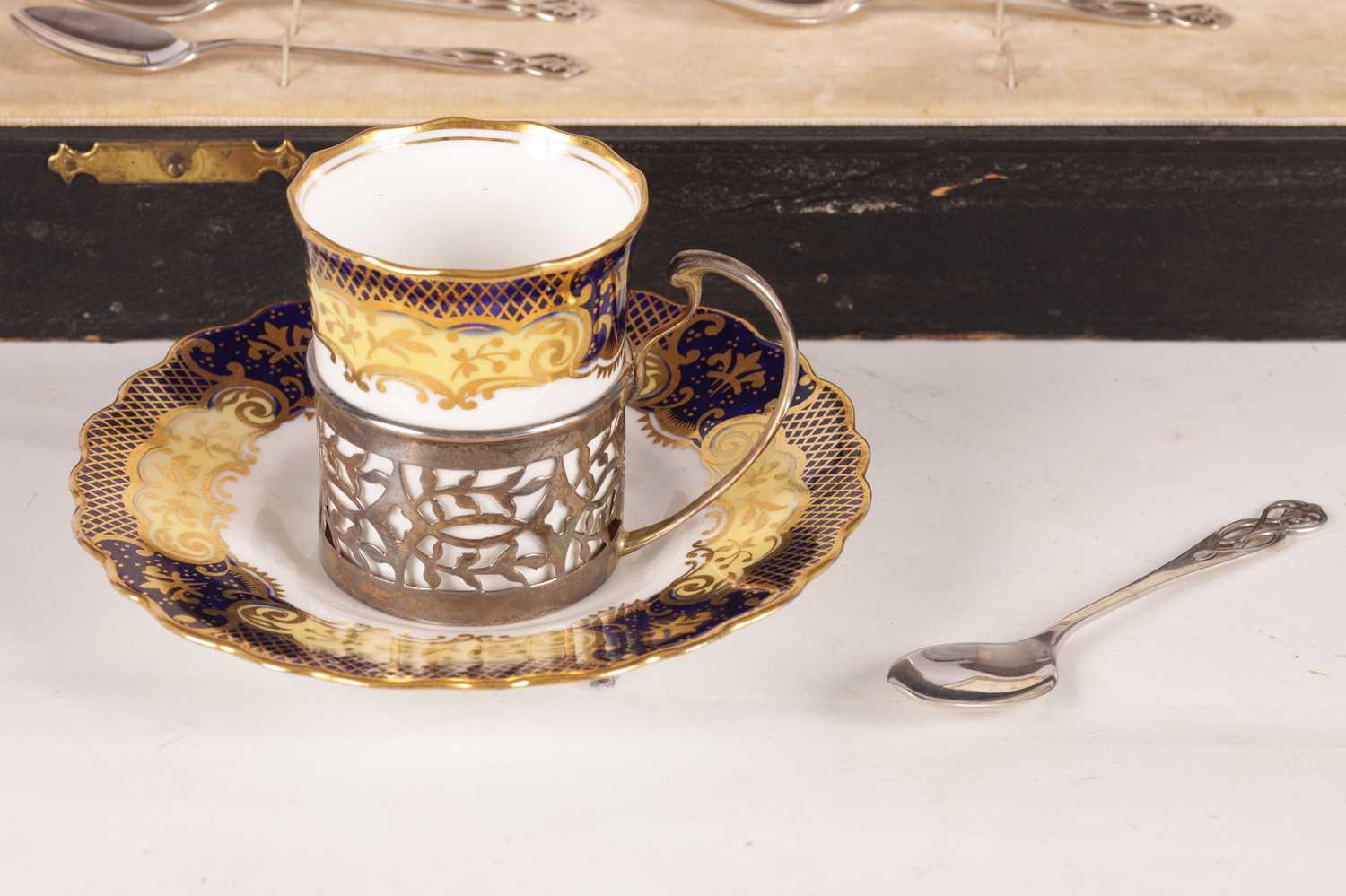 AN EARLY 20TH CENTURY AYNSLEY SILVER MOUNTED CASED COFFEE SET - Image 3 of 7