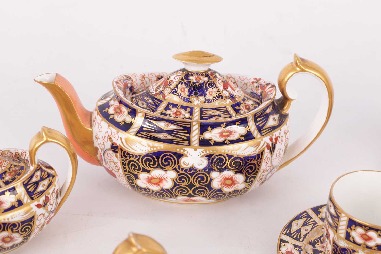 A LATE 19TH CENTURY IMARI PATTERN ROYAL CROWN DERBY TEA SET - Bild 5 aus 11