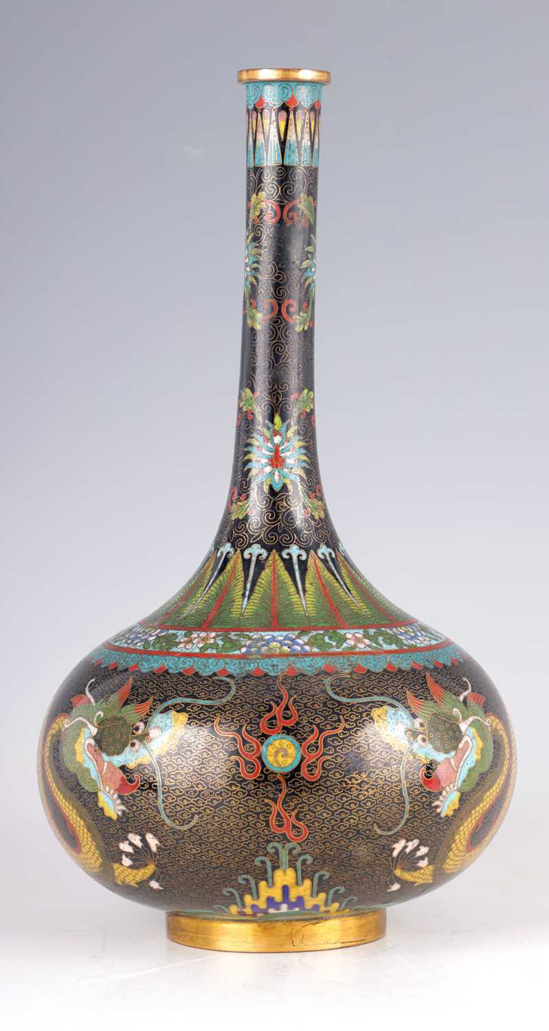 A 20TH CENTURY CHINESE CLOISONNE VASE