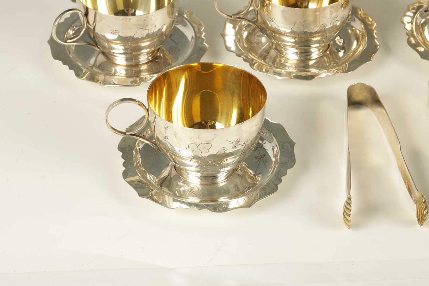 A CONTINENTAL JAPANESE STYLE SILVER AND GILT TEA SERVICE - Bild 2 aus 9