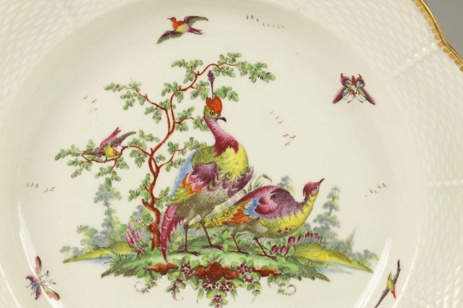 A LATE 18TH CENTURY SALOPIAN SOFT PASTE PORCELAIN CABINET PLATE - Image 2 of 5