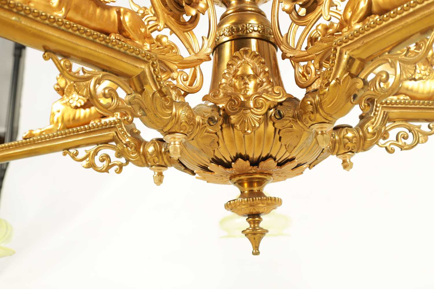 AN IMPRESSIVE LATE 19TH CENTURY GILT BRASS HANGING EGYPTIAN REVIAL FIVE BRANCH LIGHT FITTING - Image 5 of 9