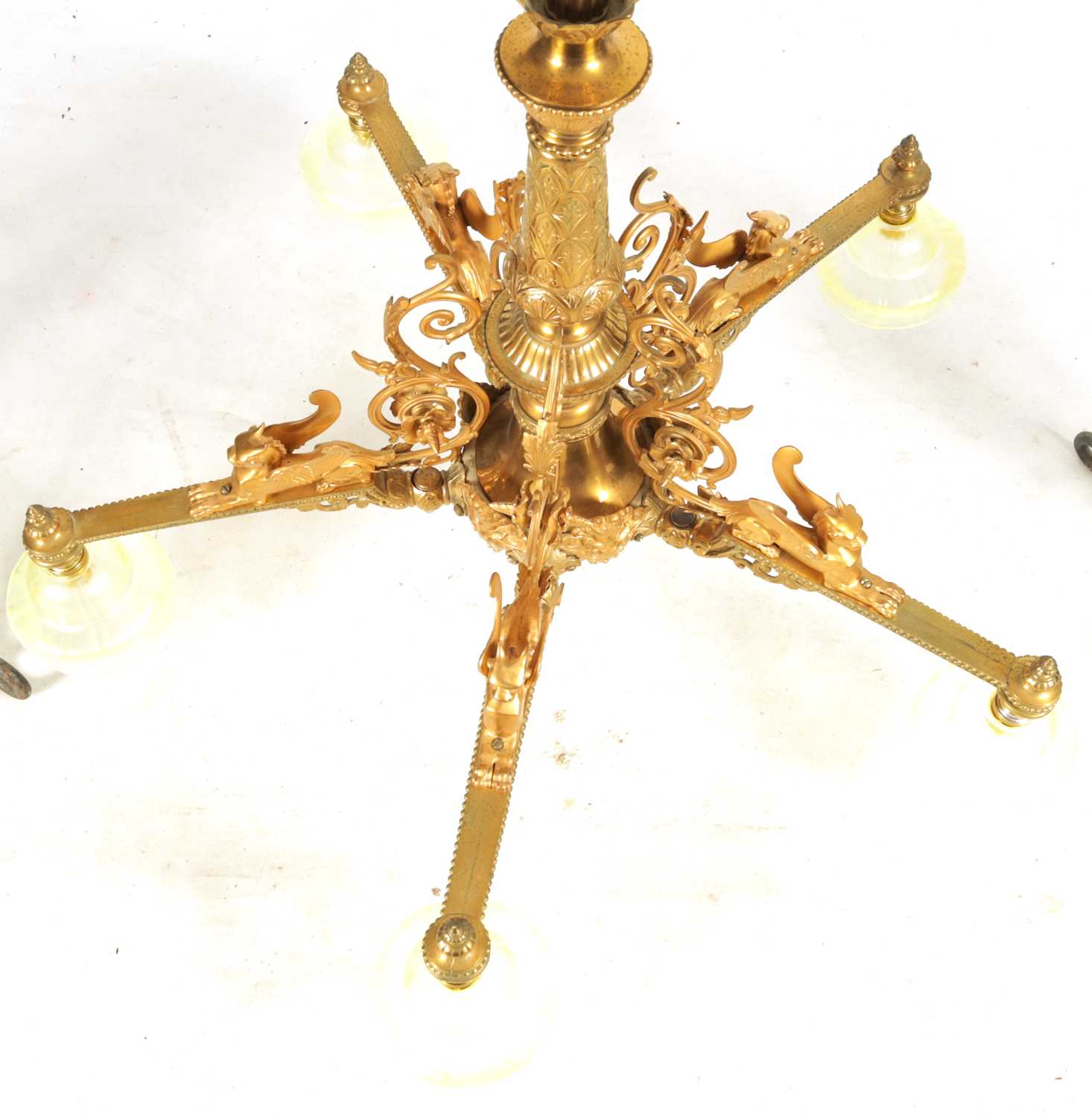 AN IMPRESSIVE LATE 19TH CENTURY GILT BRASS HANGING EGYPTIAN REVIAL FIVE BRANCH LIGHT FITTING - Image 9 of 9