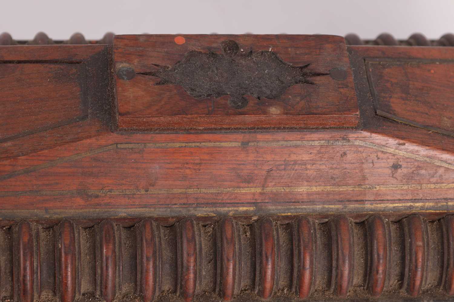 A LATE REGENCY ROSEWOOD AND BRASS INLAID WRITING BOX - Image 4 of 11