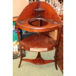 Georgian Mahogany corner washstand (missing central drawer