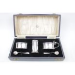 Good quality Cased Silver cruet set of cylindrical form with 2 spoons, London 1947, Retailed by